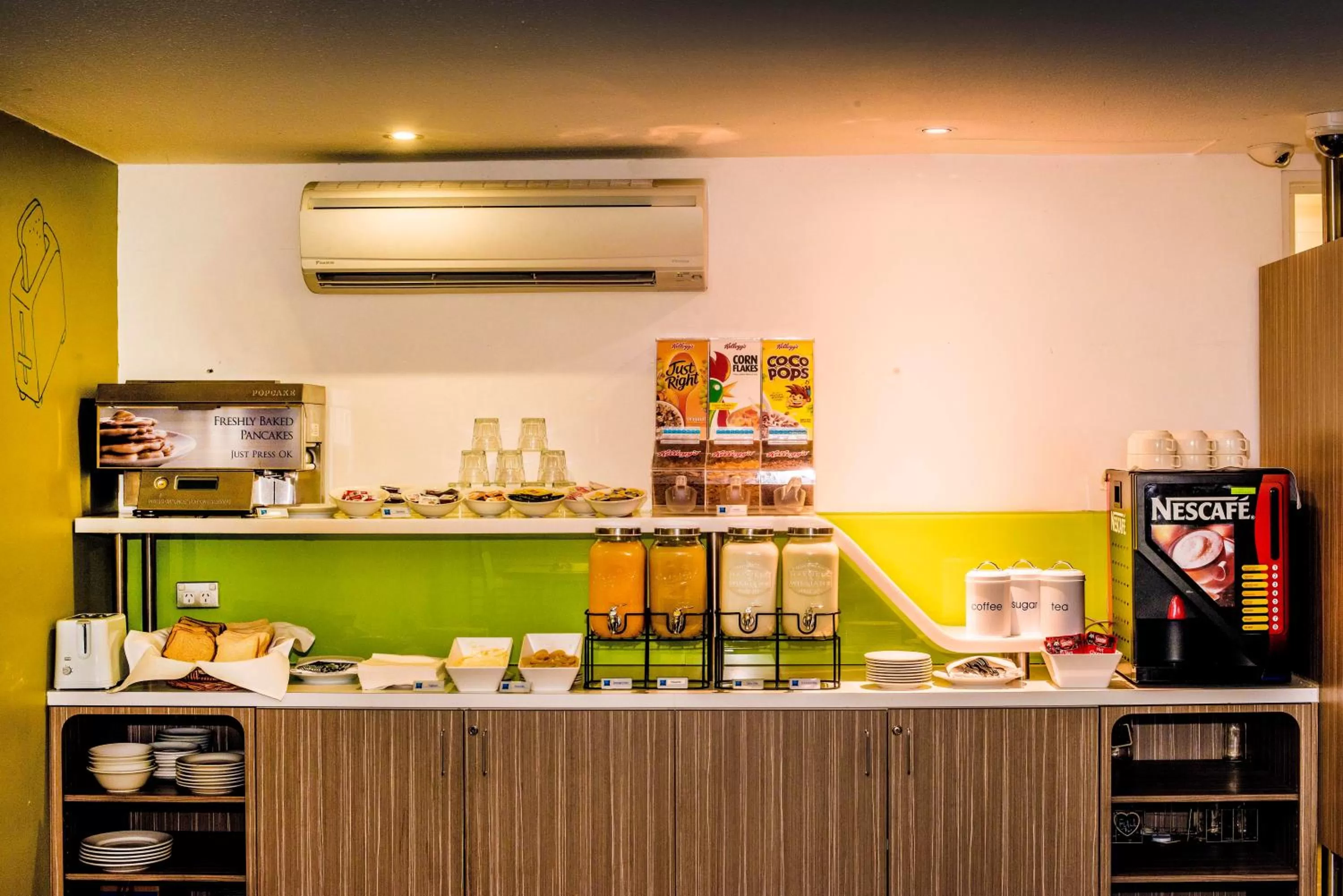 Restaurant/places to eat in ibis Budget Canberra