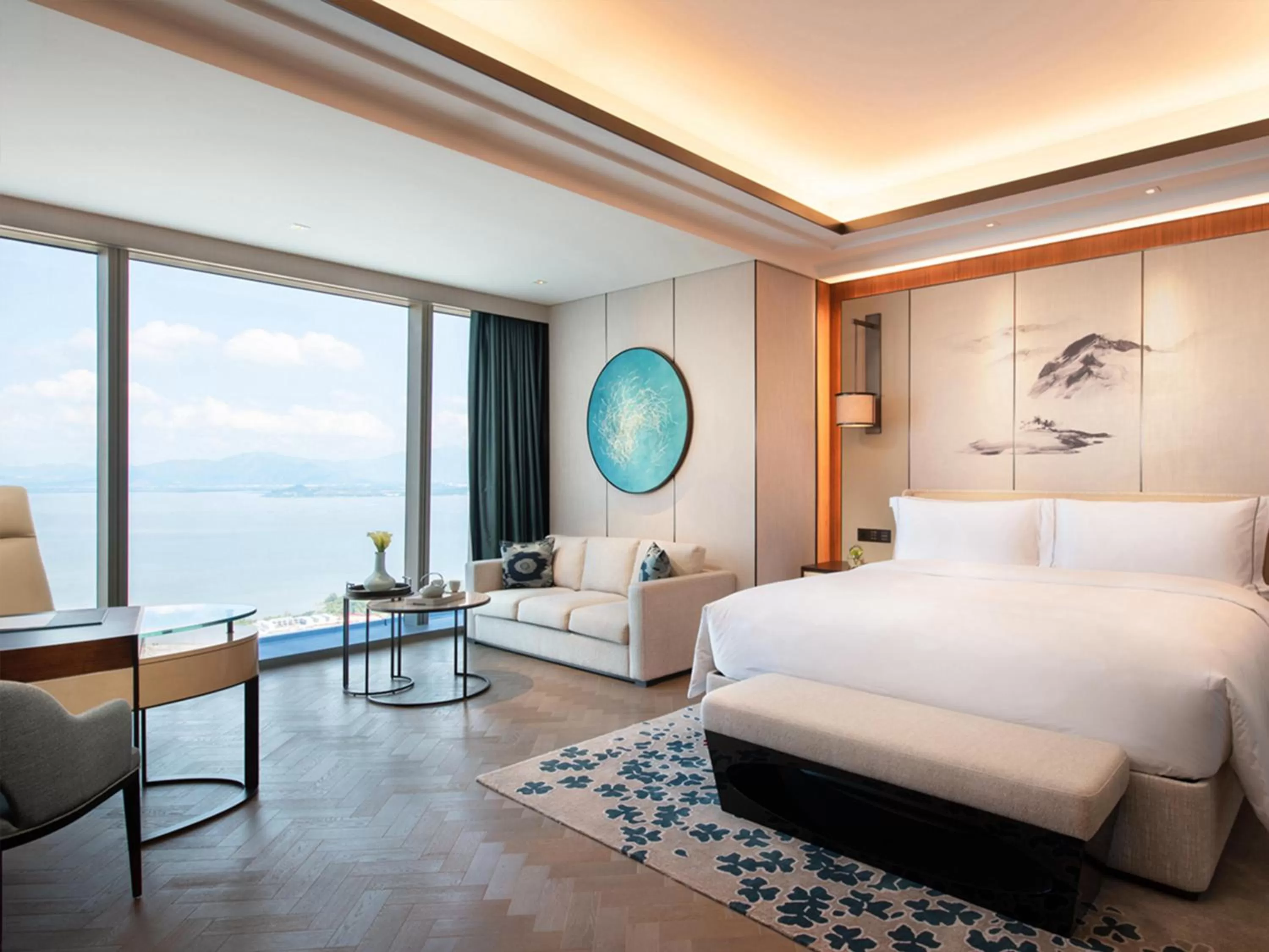 Bed in Raffles Shenzhen, Situated in the heart of One Shenzhen Bay, Book Now to Enjoy Free Minibar and Happy Hour Privileges at Long Bar on 71F