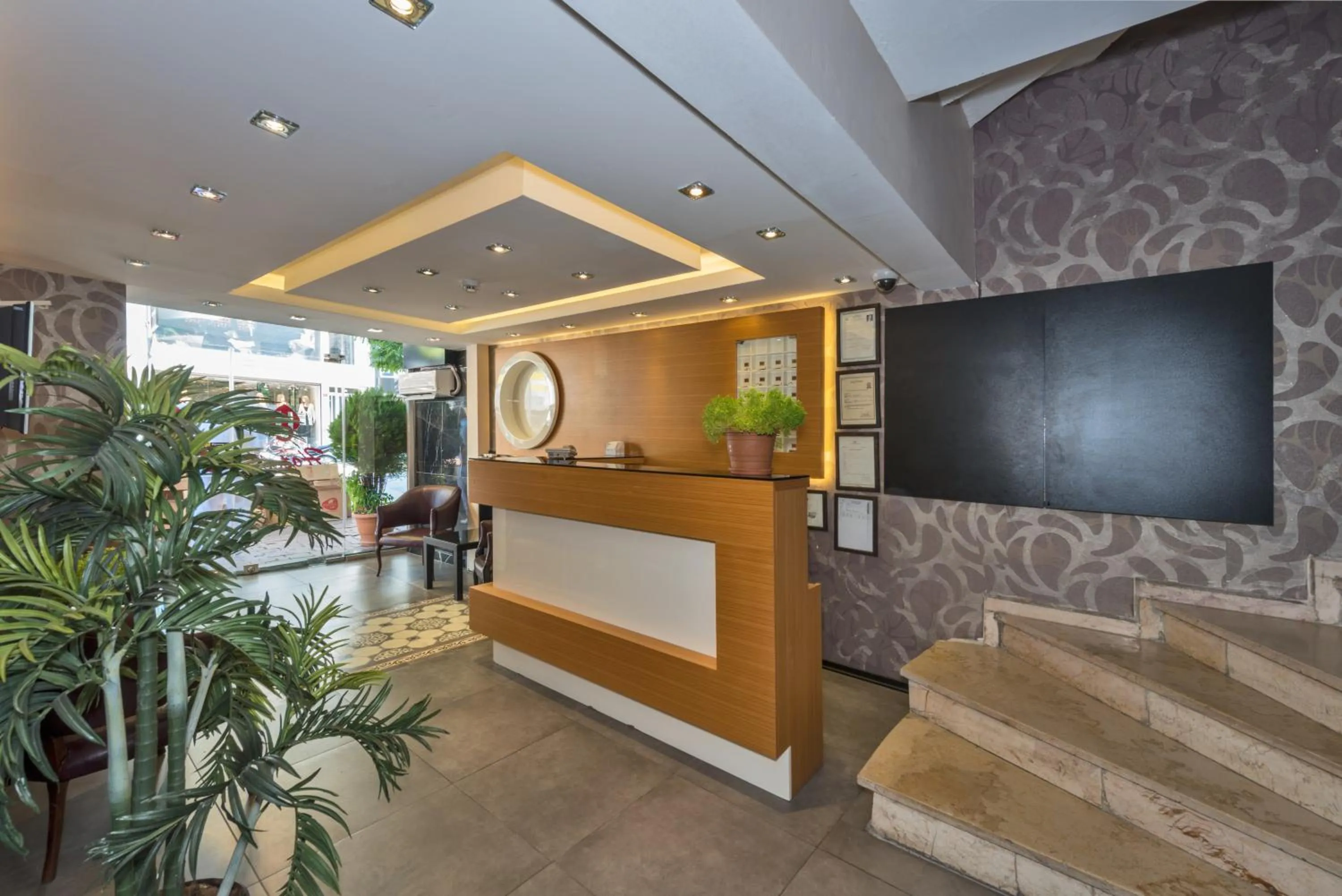 Lobby or reception in Erbazlar Hotel