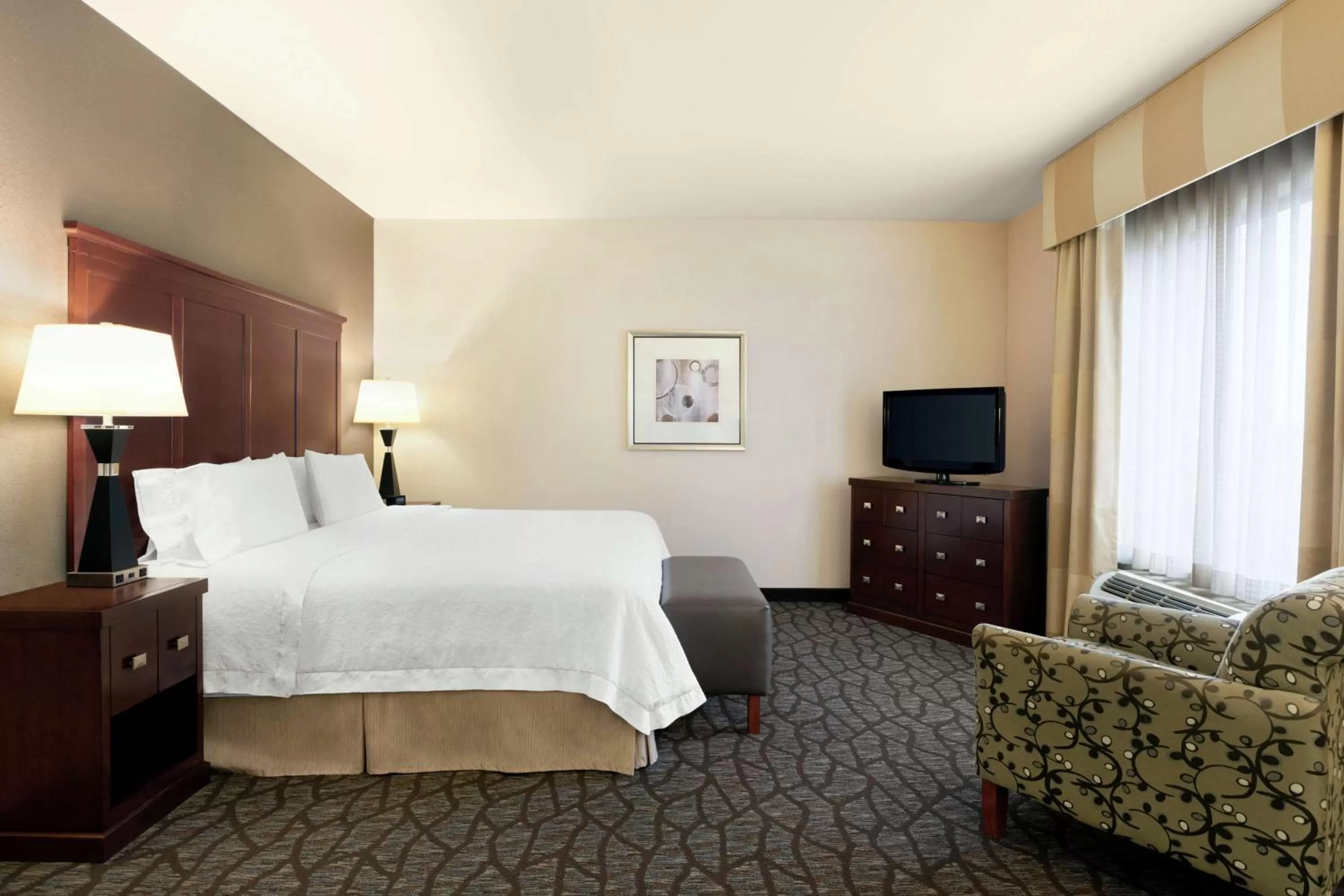 Bedroom, Bed in Hampton Inn and Suites Houston Pasadena