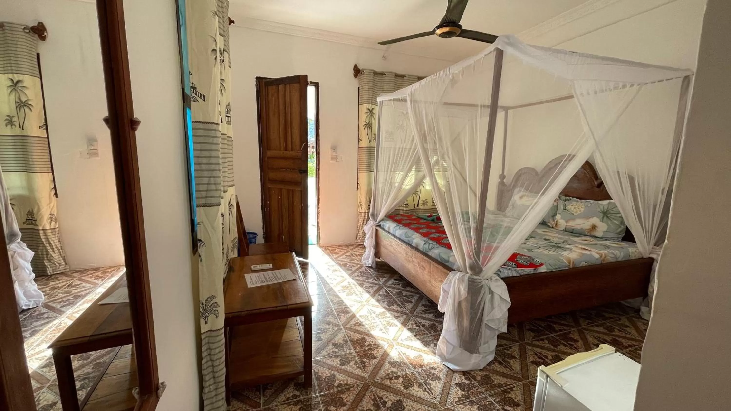 Photo of the whole room, Bed in Kihori Nungwi