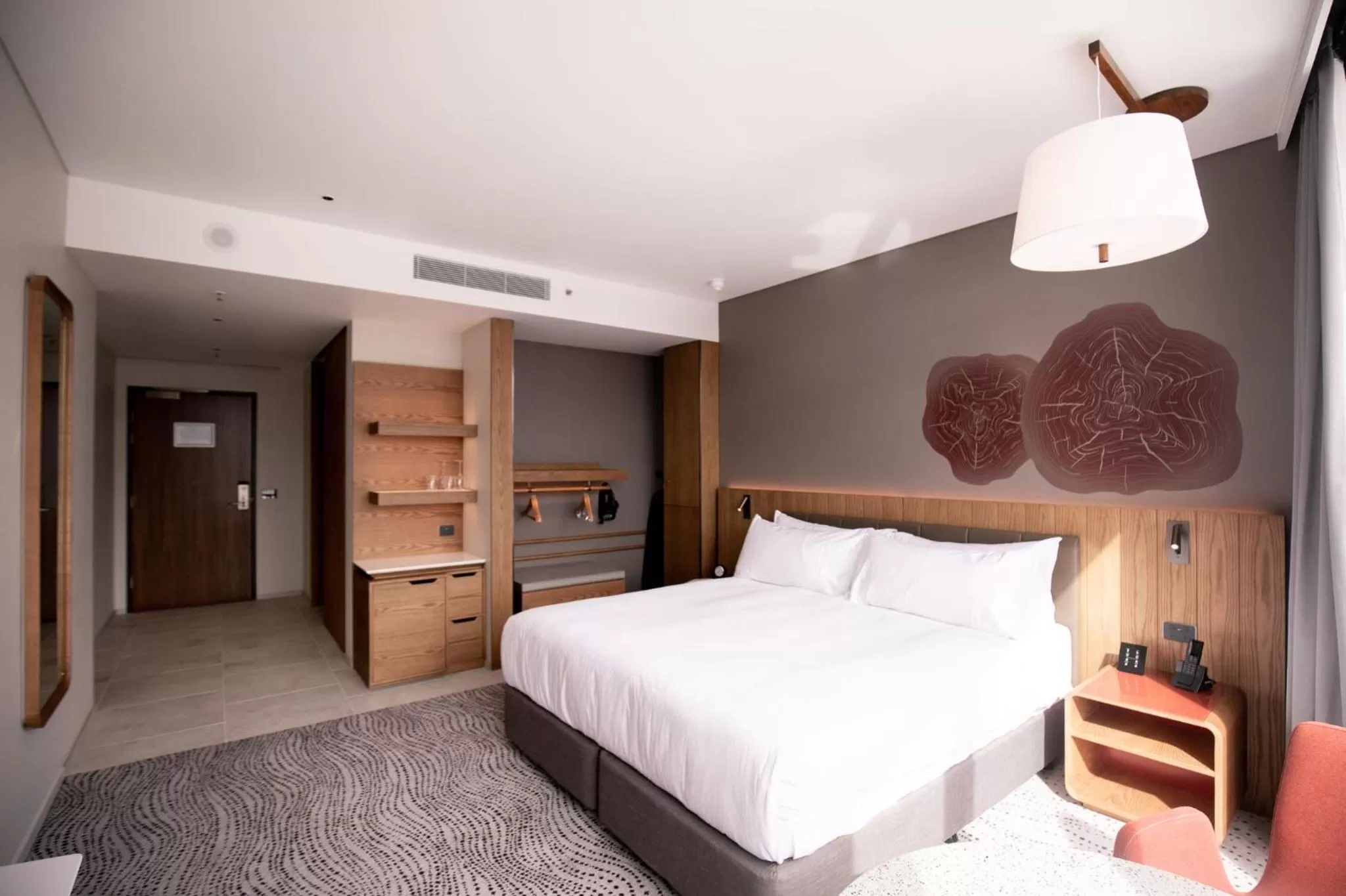 Photo of the whole room, Bed in Crowne Plaza Hobart by IHG