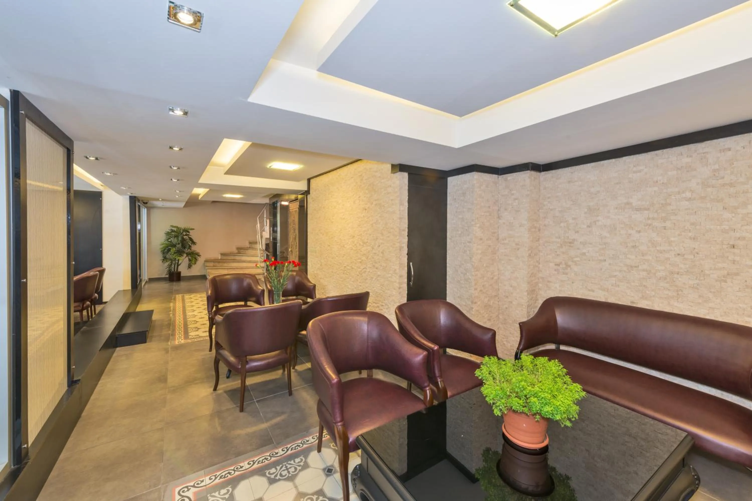 Lobby or reception in Erbazlar Hotel