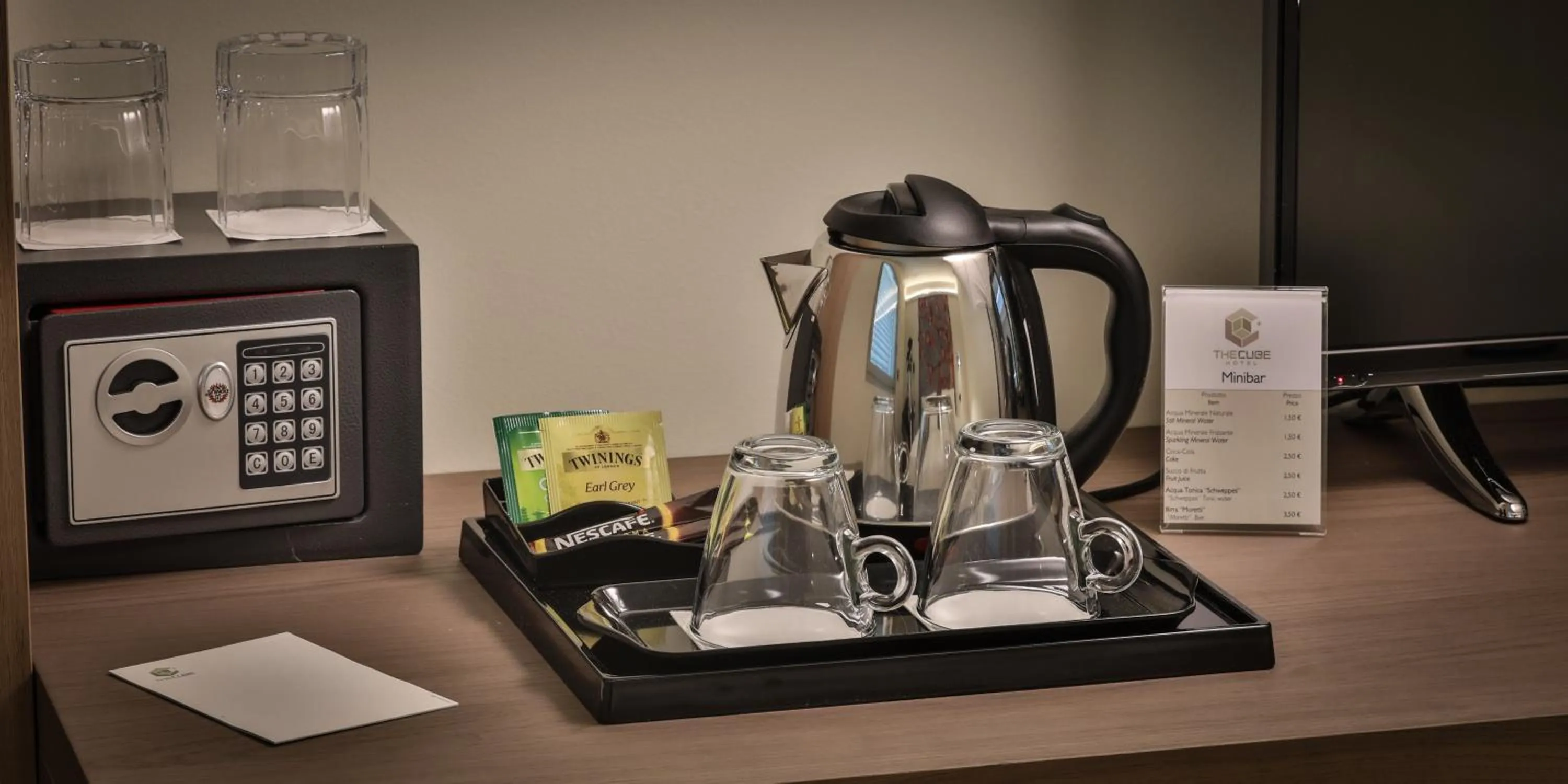 Coffee/tea facilities in Hotel The Cube
