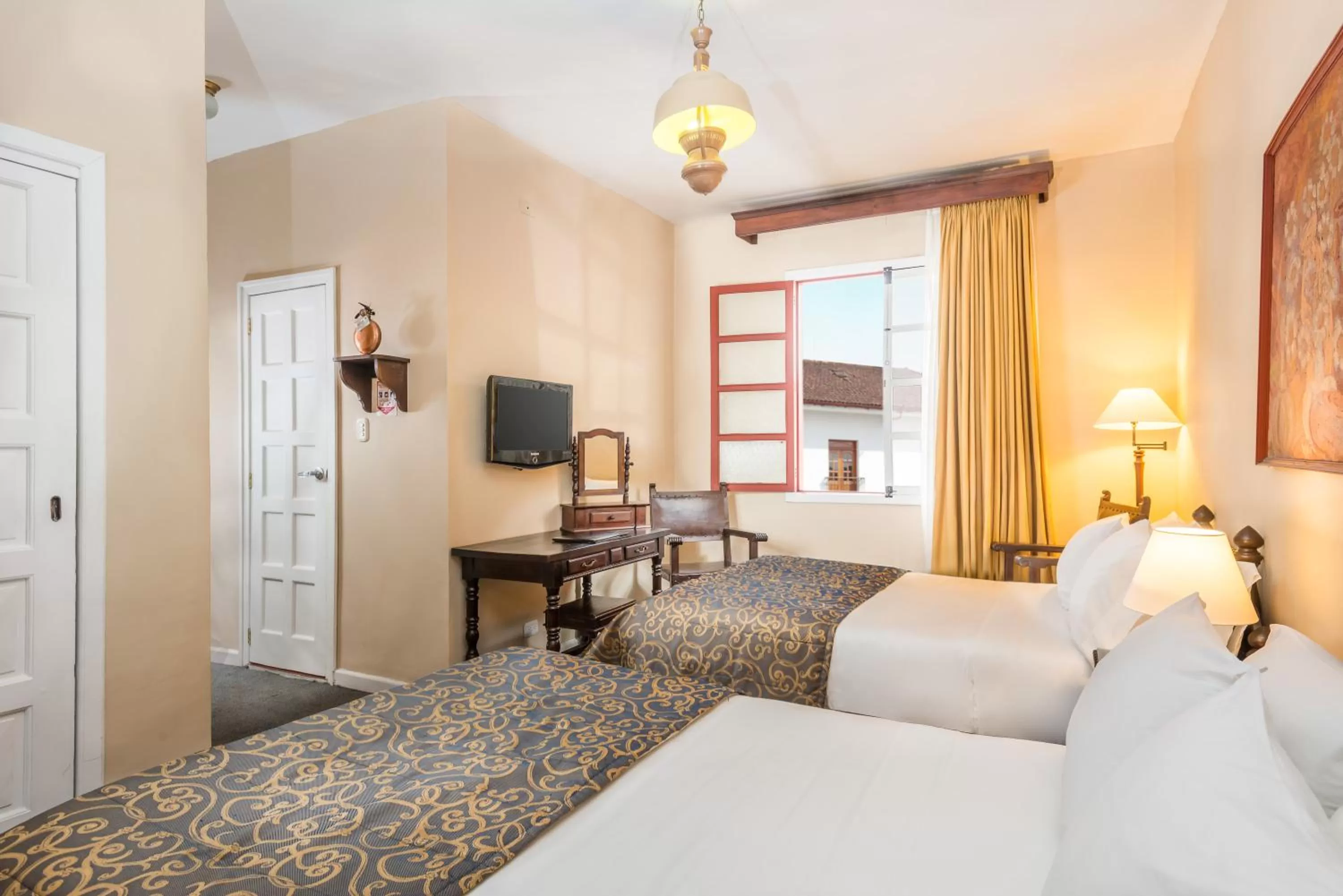 Bedroom, Bed in Hotel Dann Monasterio