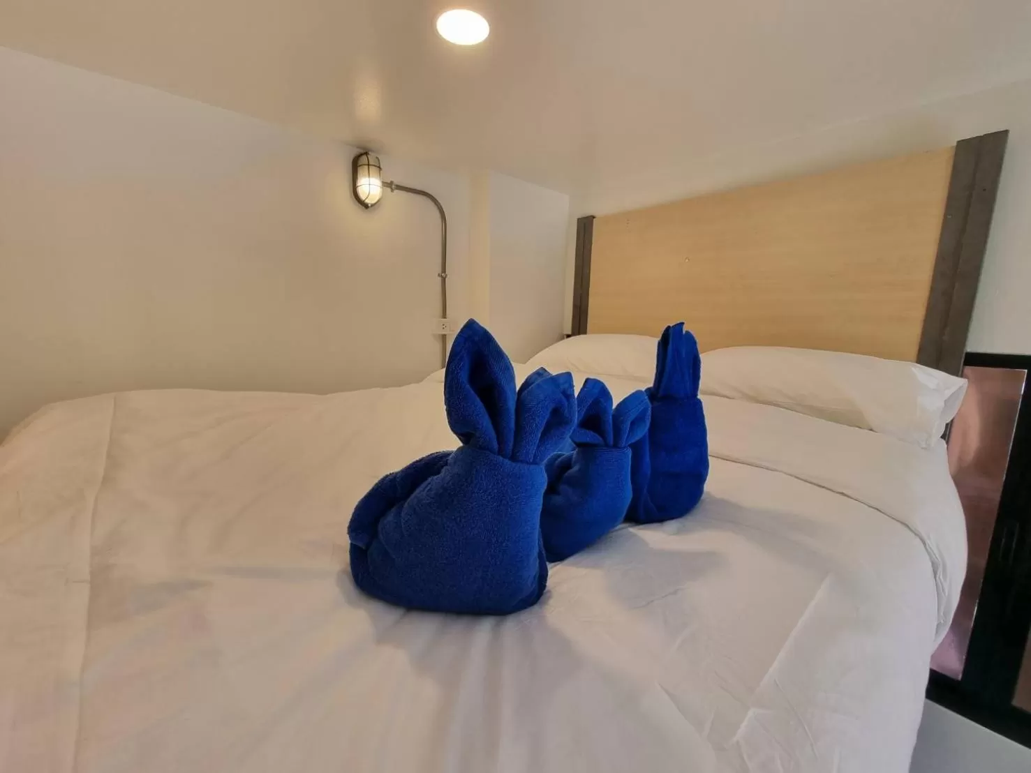 Bed in 7 Stays Pattaya Hotel