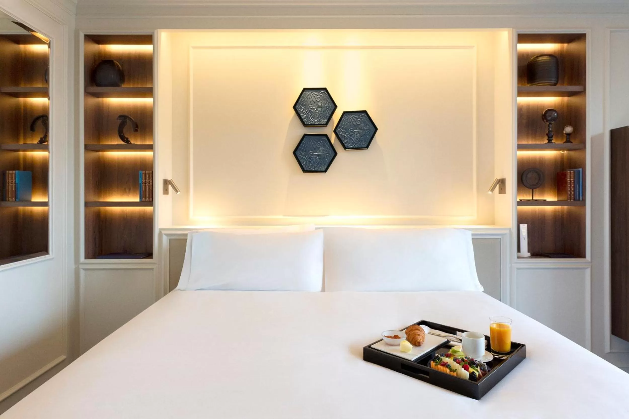 Bed in Sofitel Barcelona Skipper