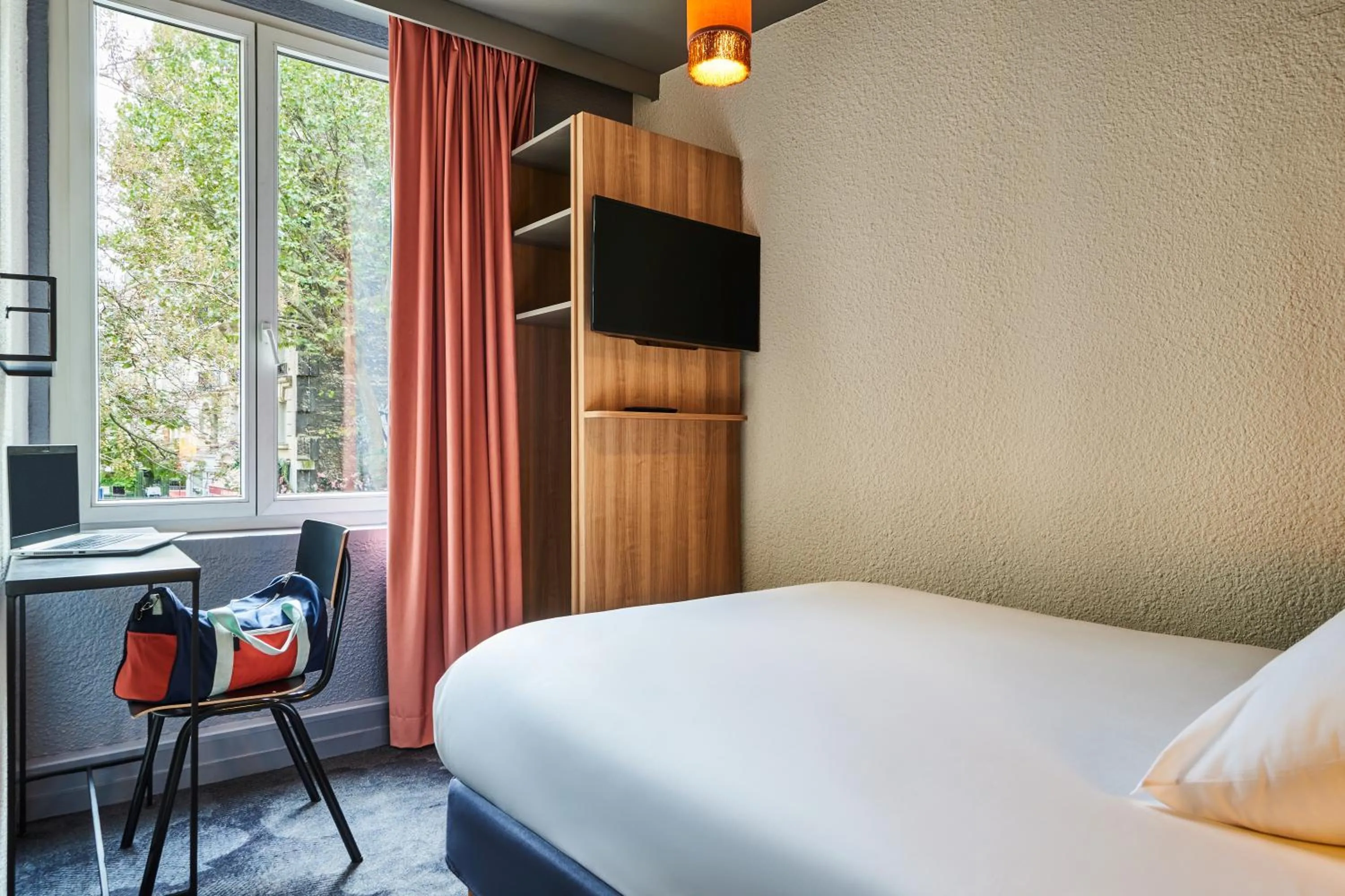 Bed in ibis Styles Paris Alesia Montparnasse