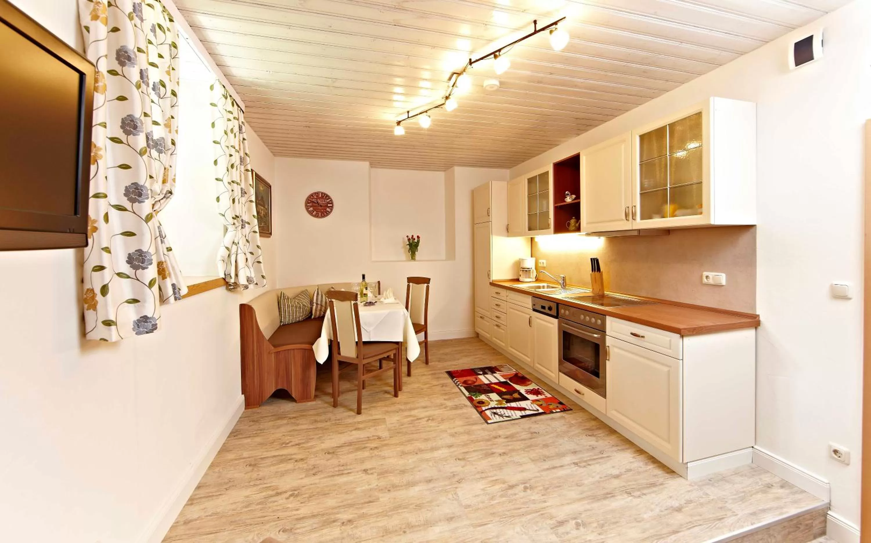Photo of the whole room, Kitchen/Kitchenette in Haus Schweigart