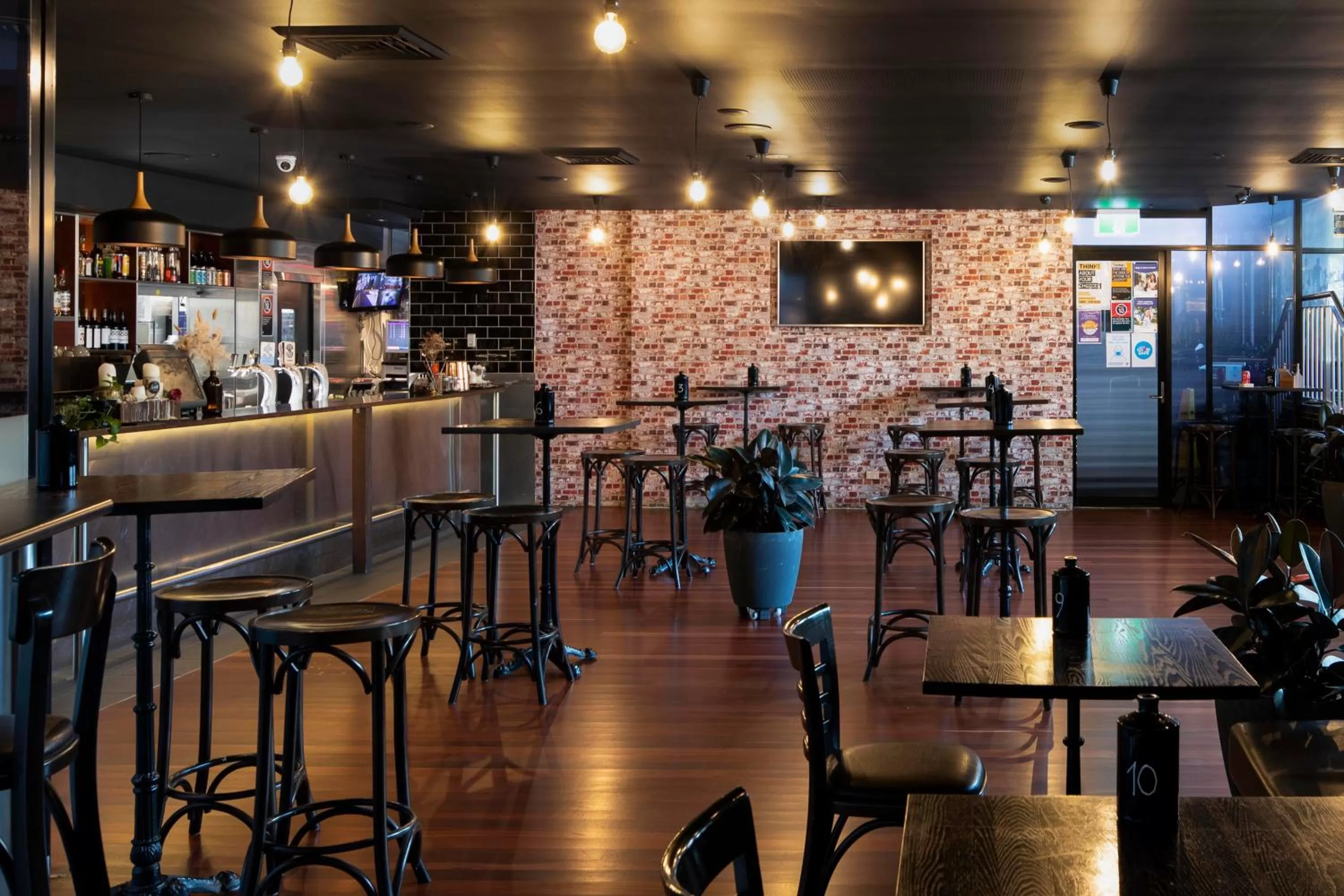 Restaurant/places to eat in Mercure Sydney