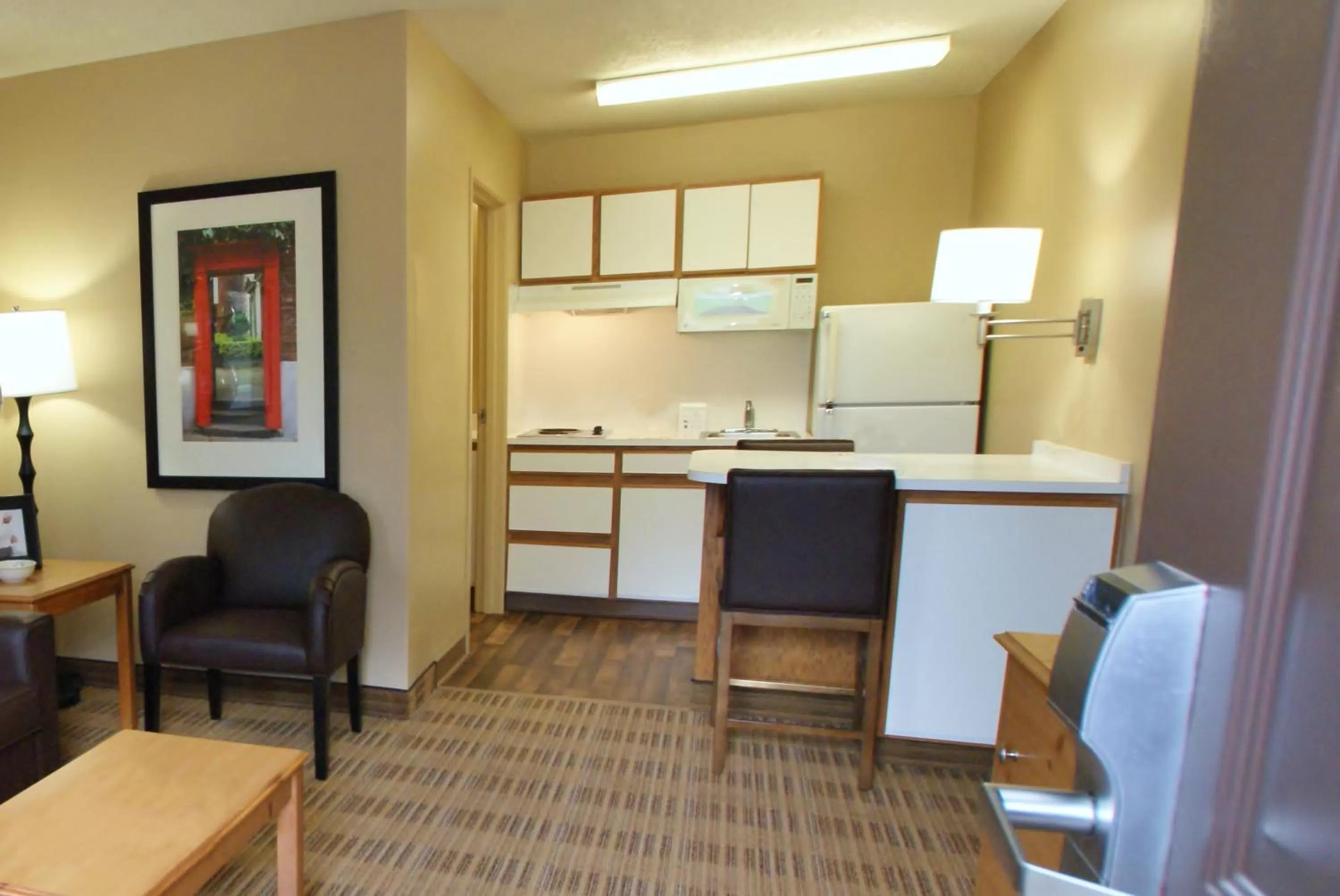 Kitchen or kitchenette in Extended Stay America Suites - San Diego - Sorrento Mesa