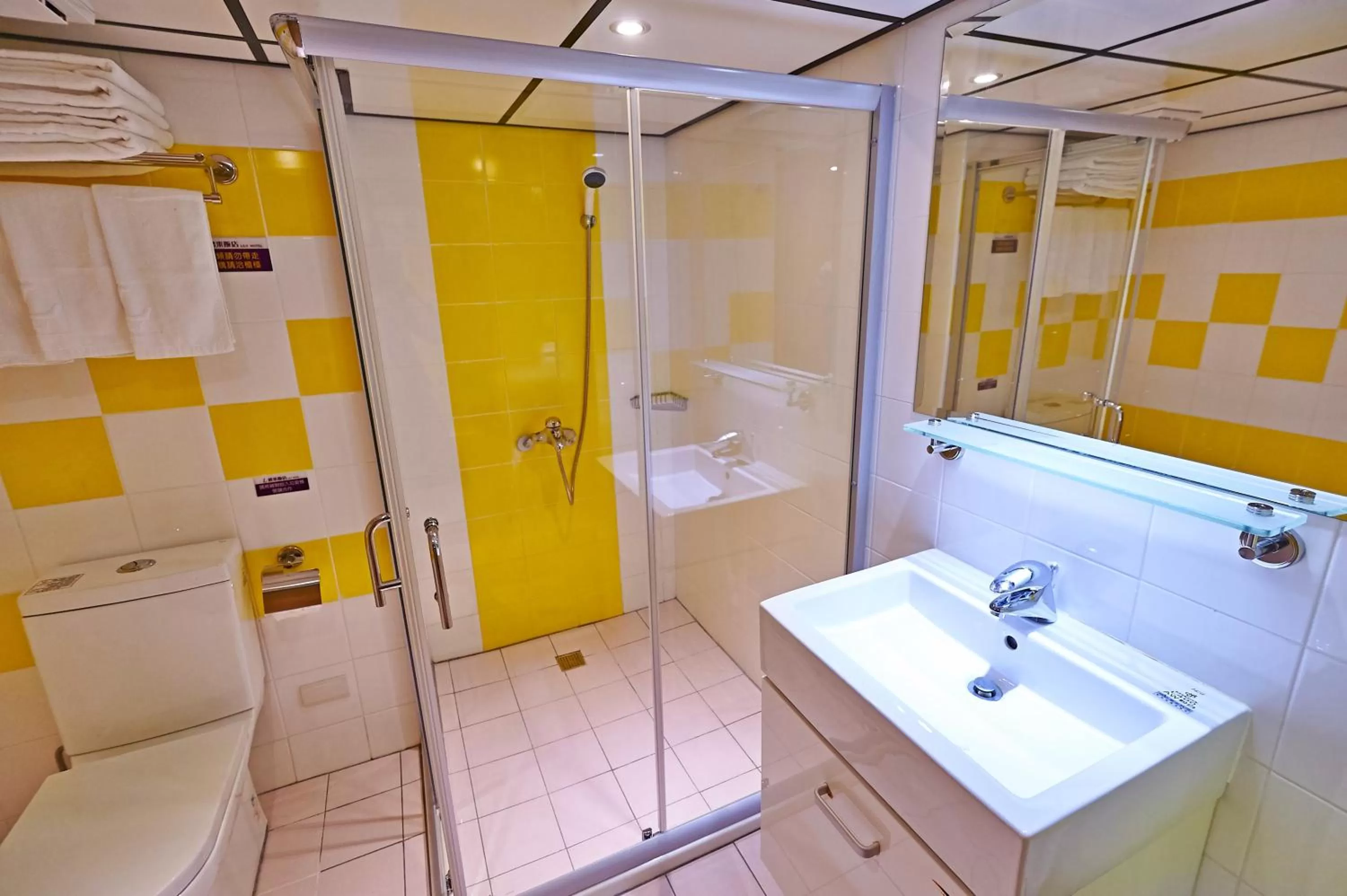 Bathroom in Lily Hotel