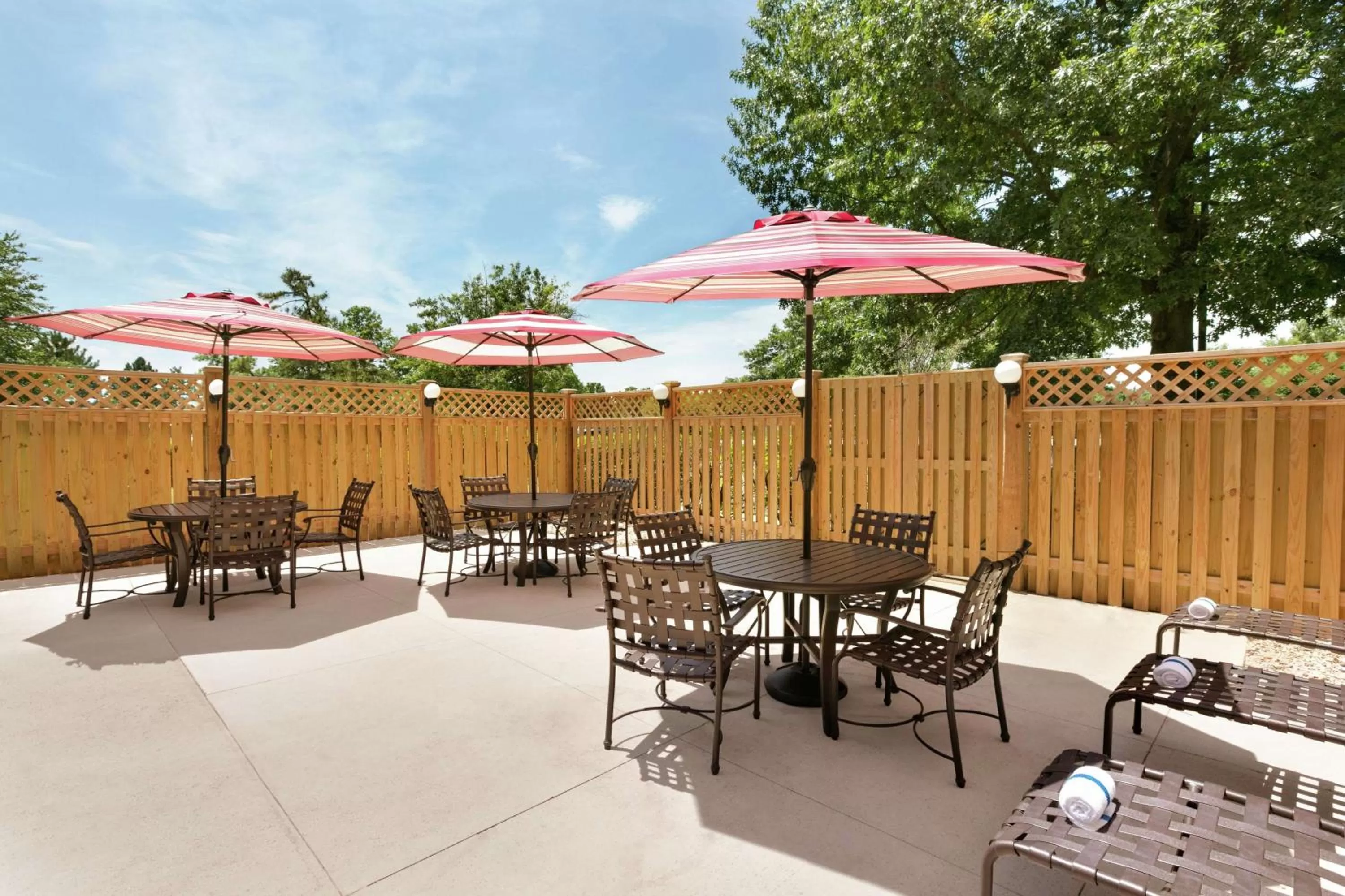 Patio in Hampton Inn Washington-Dulles International Airport South