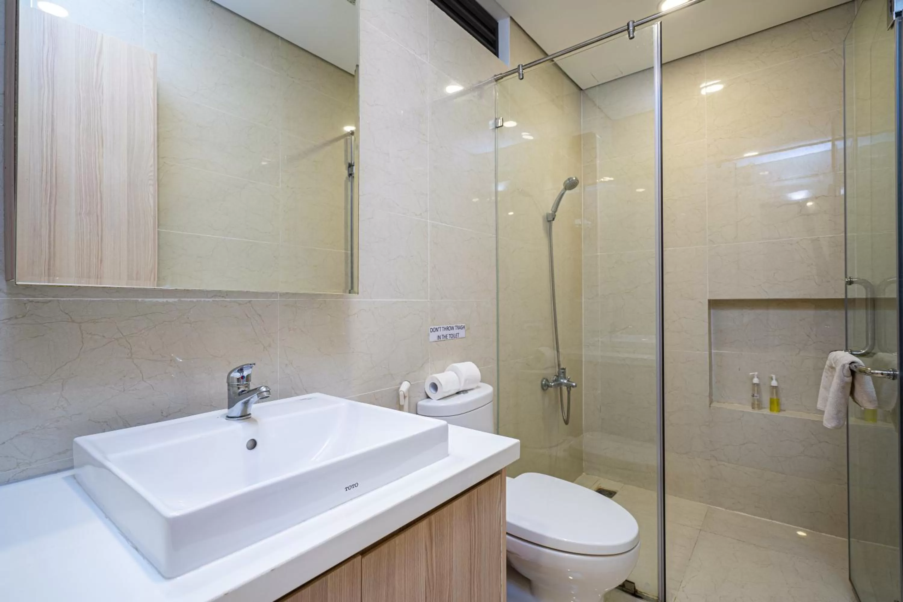 Bathroom in Luxy Park Hotel & Apartments - Notre Dame