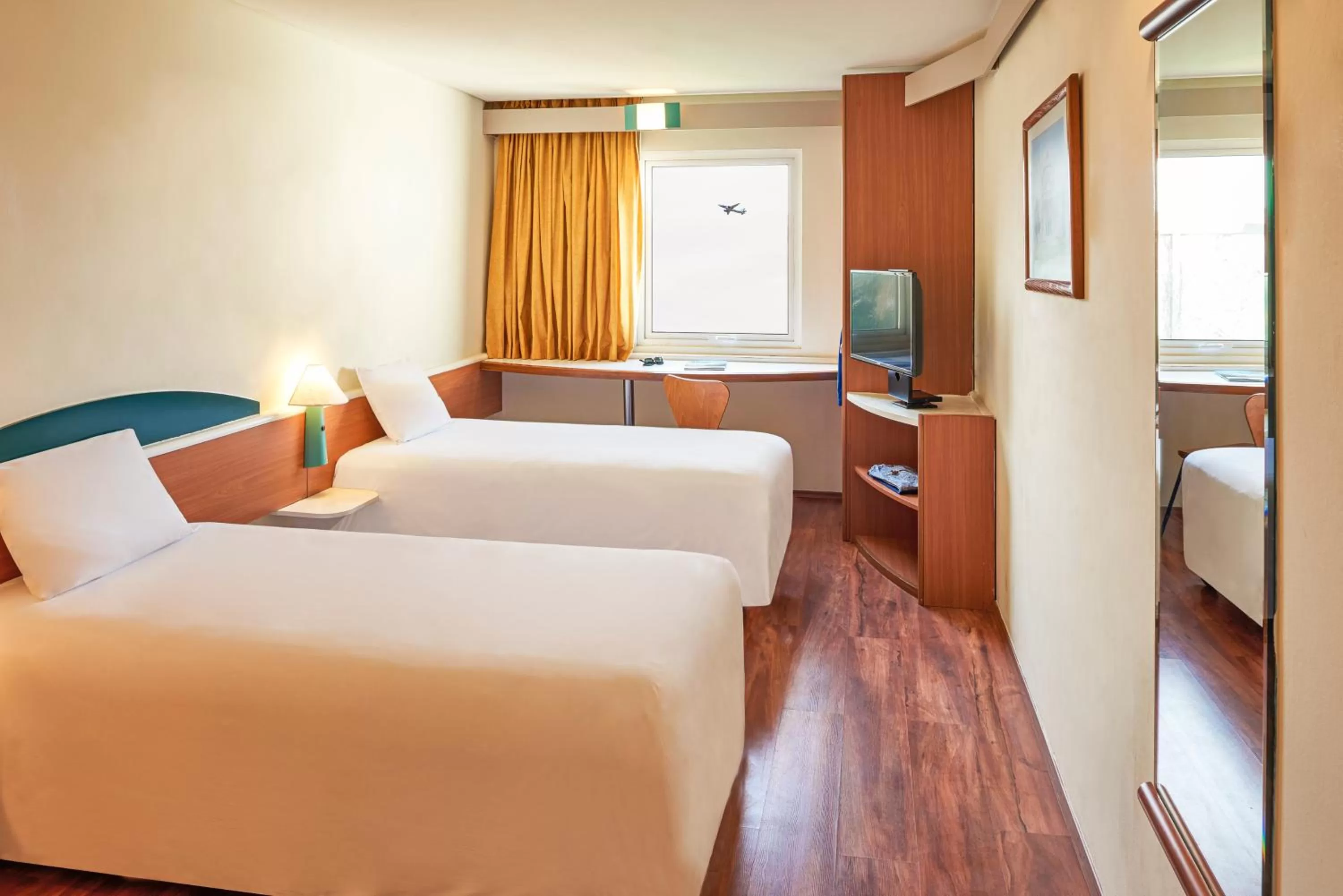 Standard Double Room with Two Double Beds in Ibis Monterrey Aeropuerto