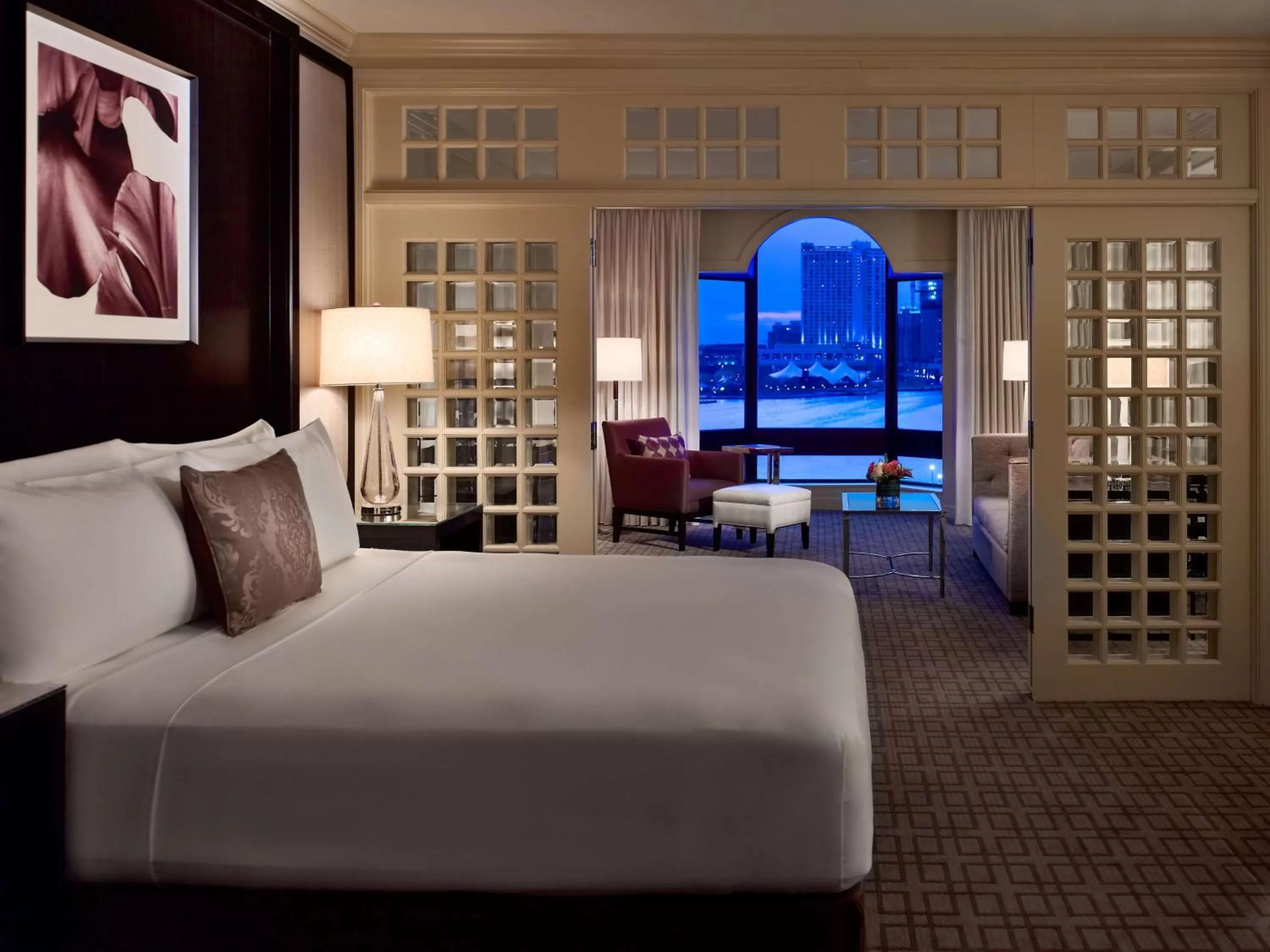 Mobility/Hearing Accessible One-Bedroom Ambassador Suite, Roll-in Shower  in The Royal Sonesta Harbor Court Baltimore