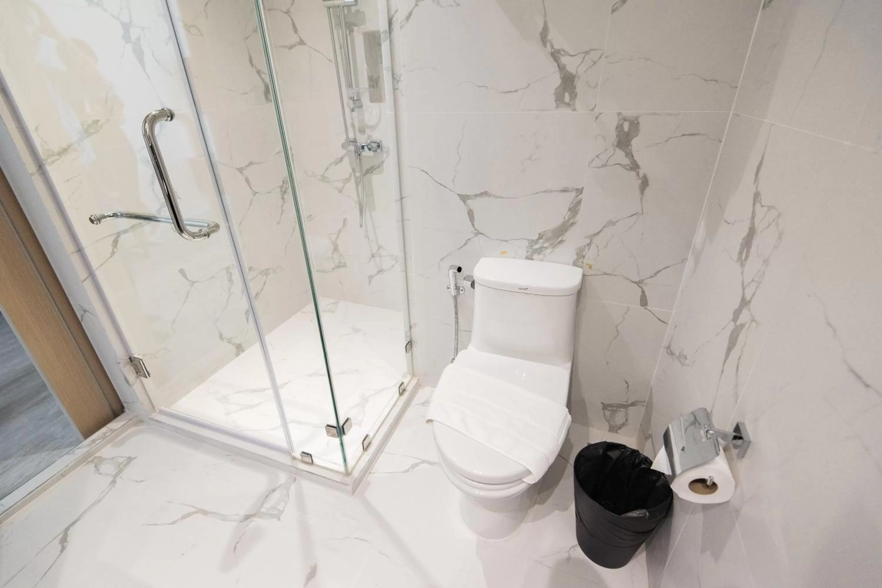 Shower in Madison Bangkok Hotel