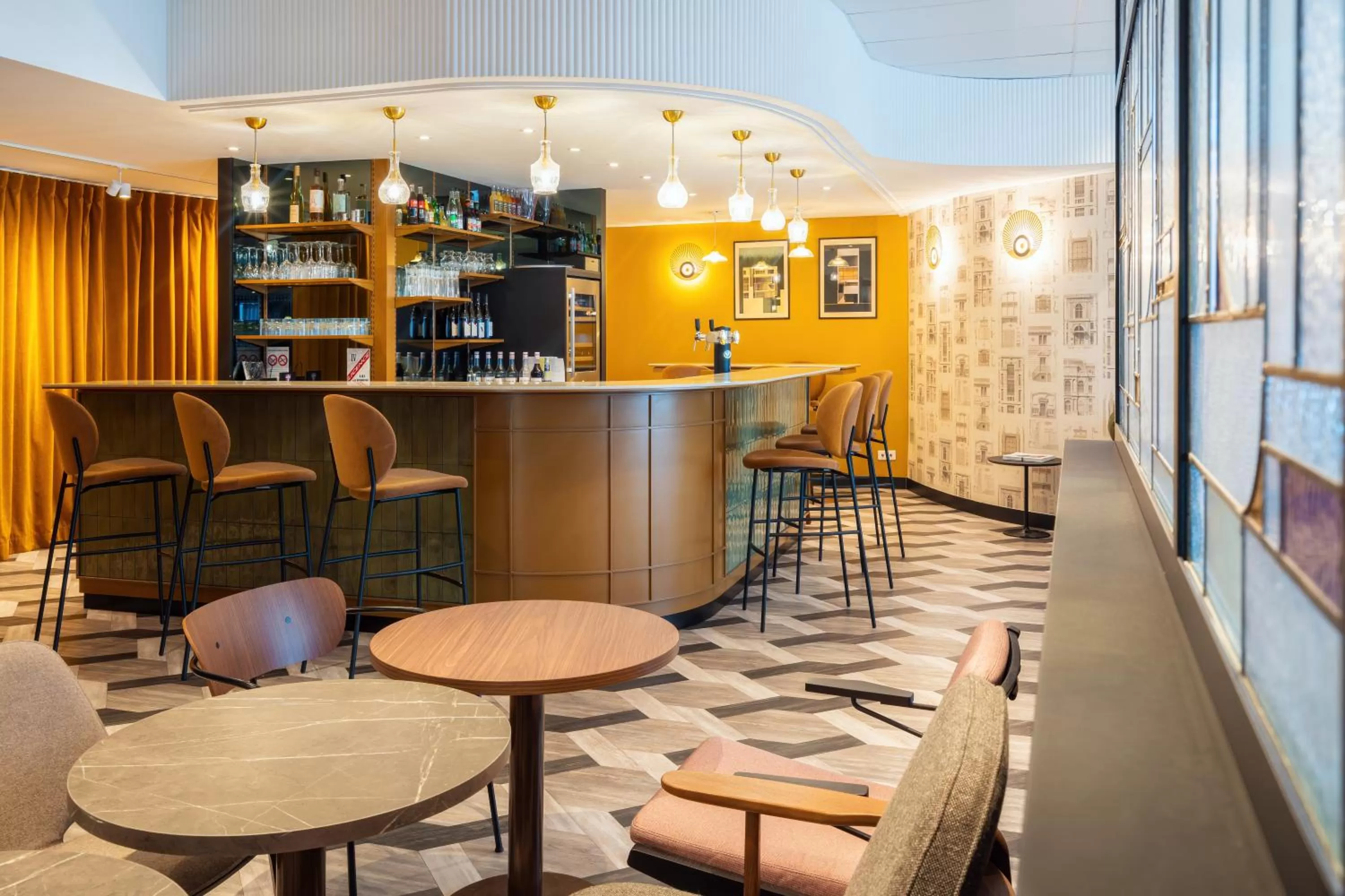 Lounge or bar in Le Splendid Hotel Lac D'Annecy - Handwritten Collection