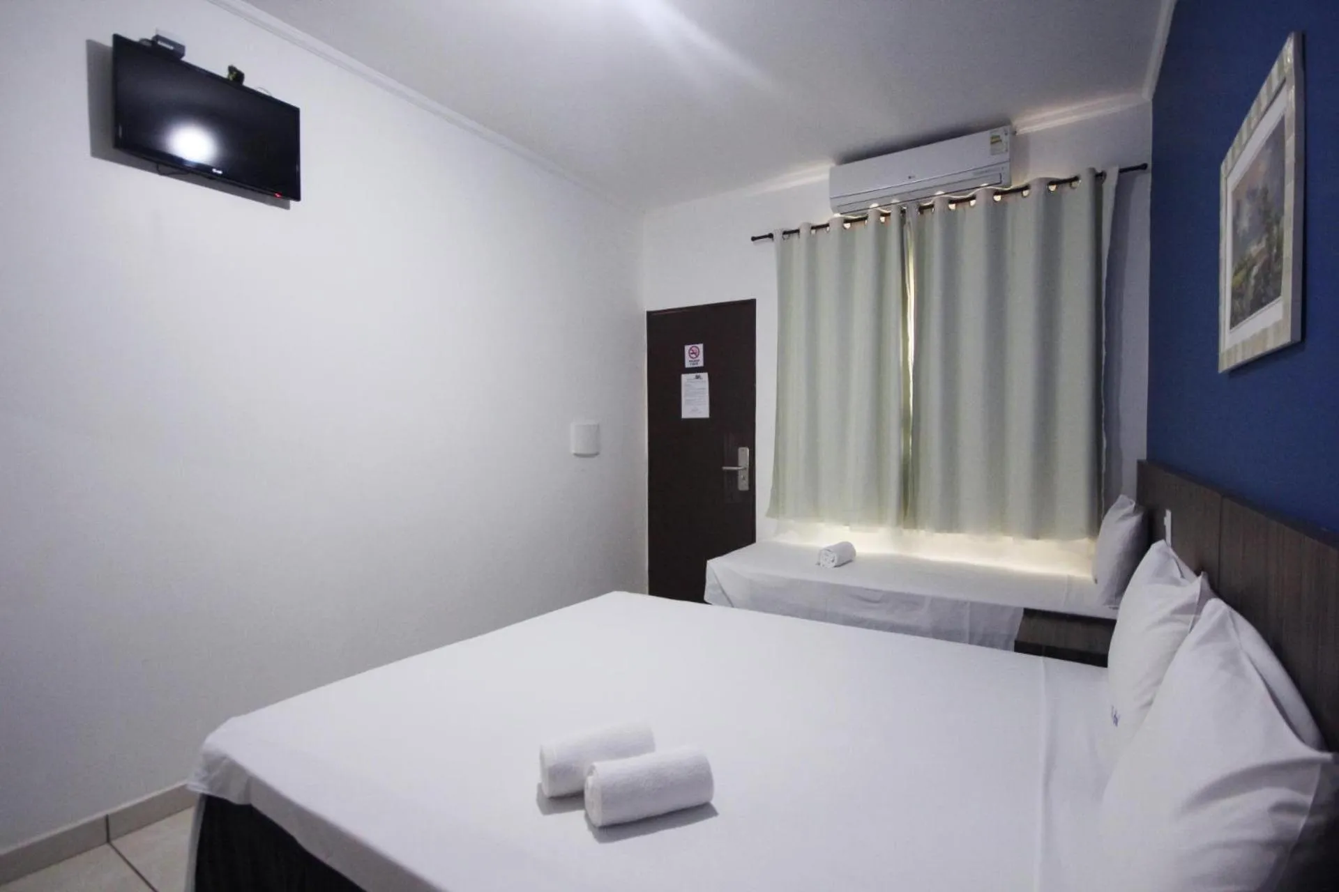 Photo of the whole room, Bed in JS Thermas Hotel