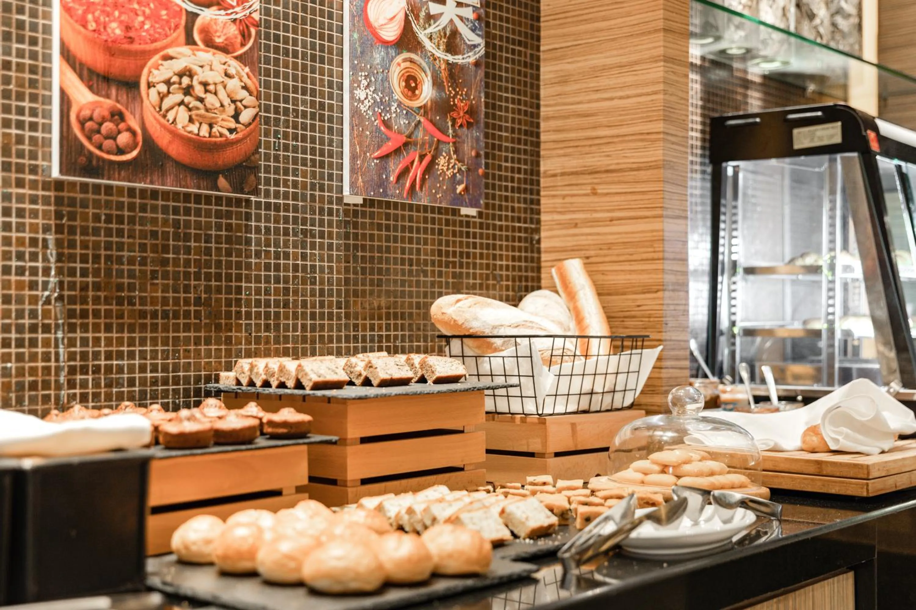 Restaurant/places to eat in Radisson Collection Hotel, Yangtze Shanghai