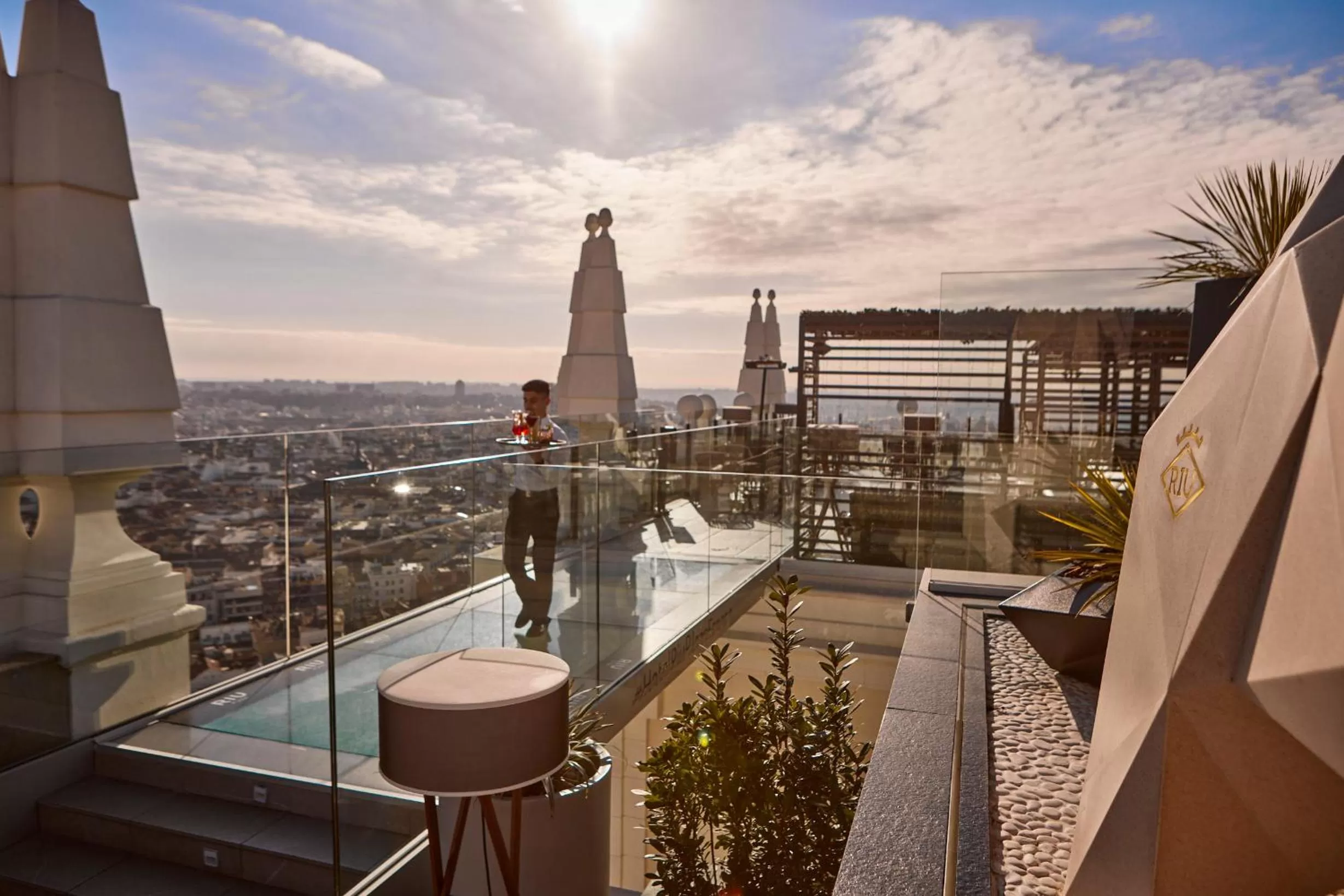 Lounge or bar in Riu Plaza España