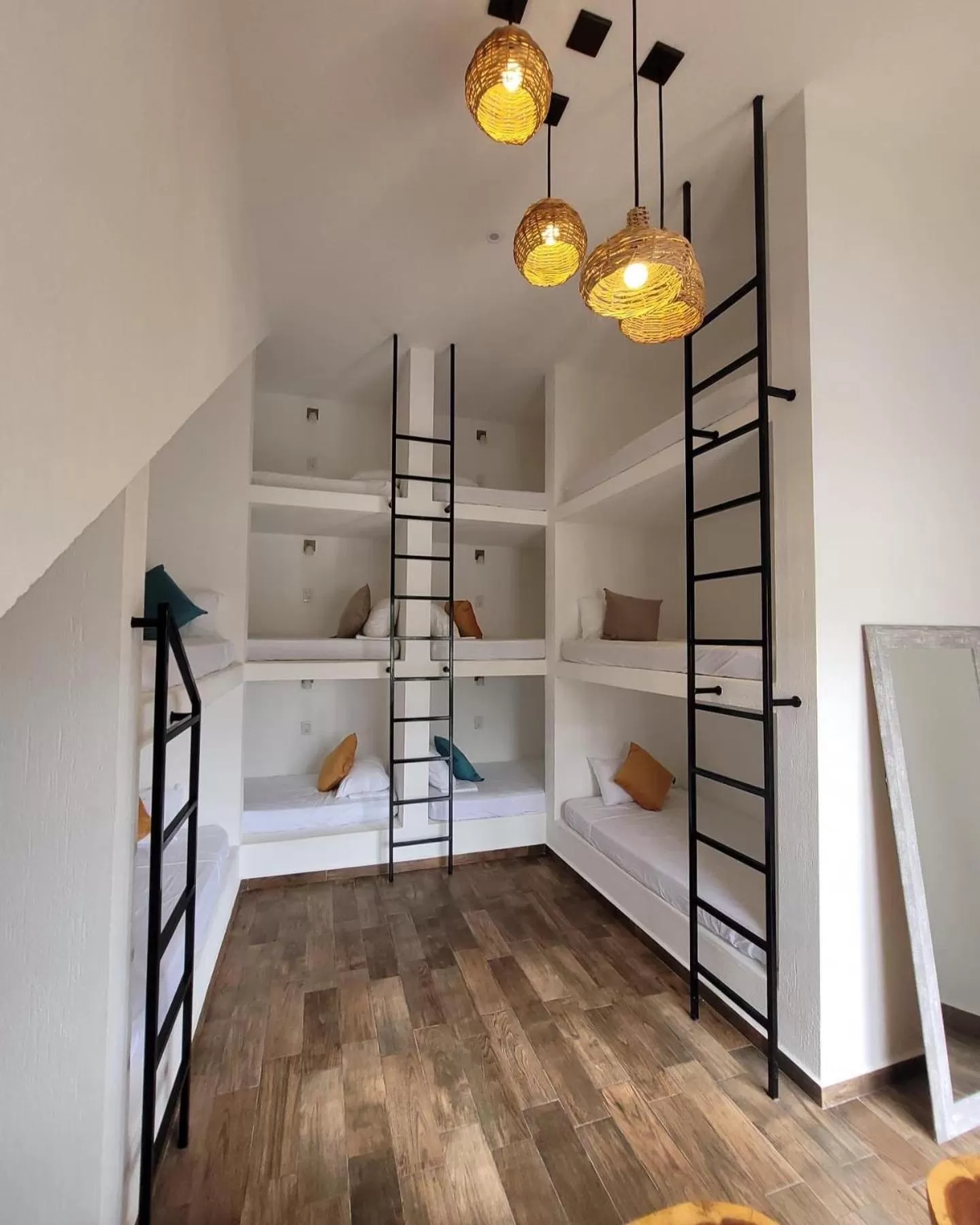 Bed, Bunk Bed in Punta Kai Hotel Hostal