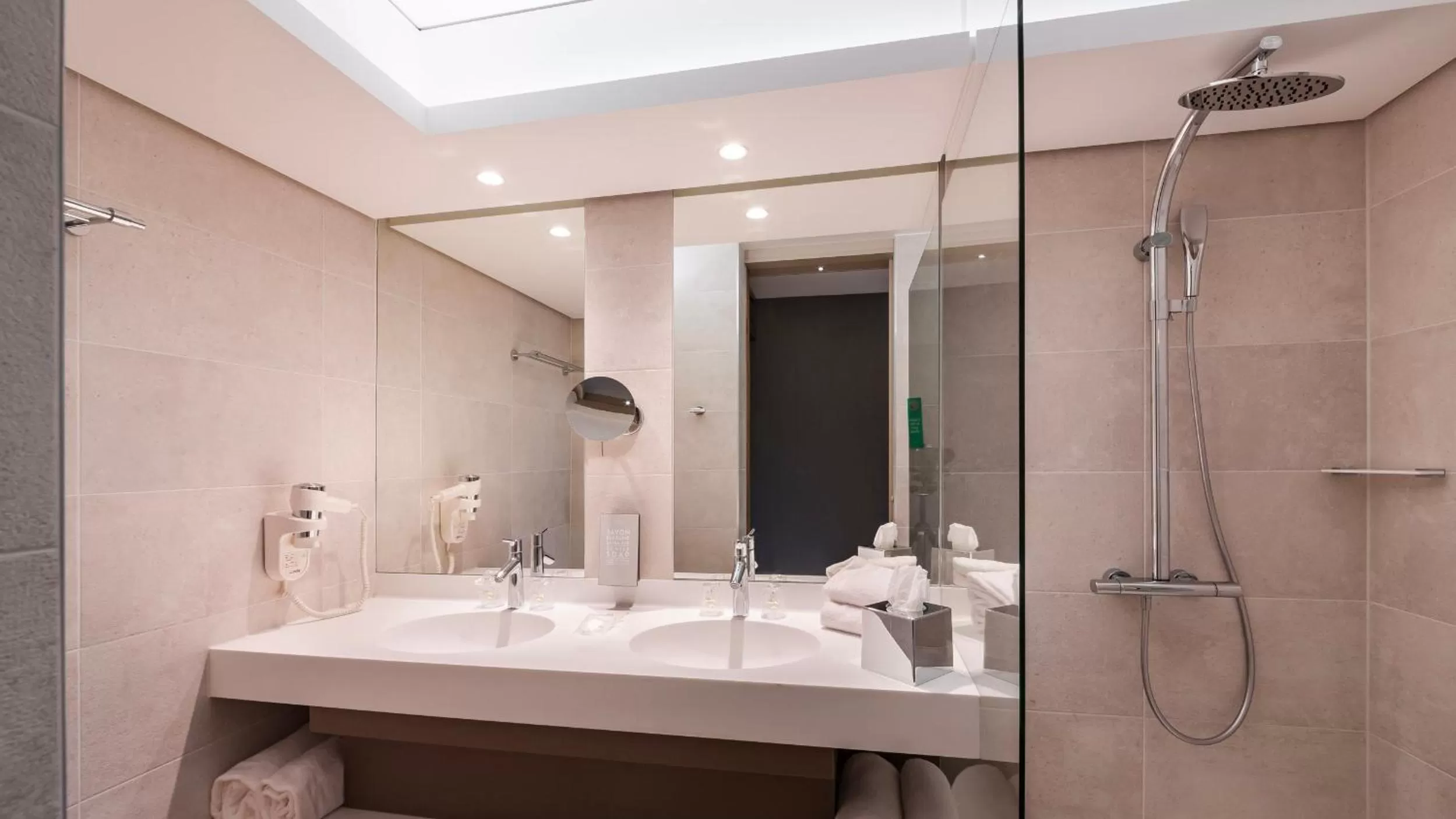 Shower in voco Strasbourg Centre - The Garden by IHG