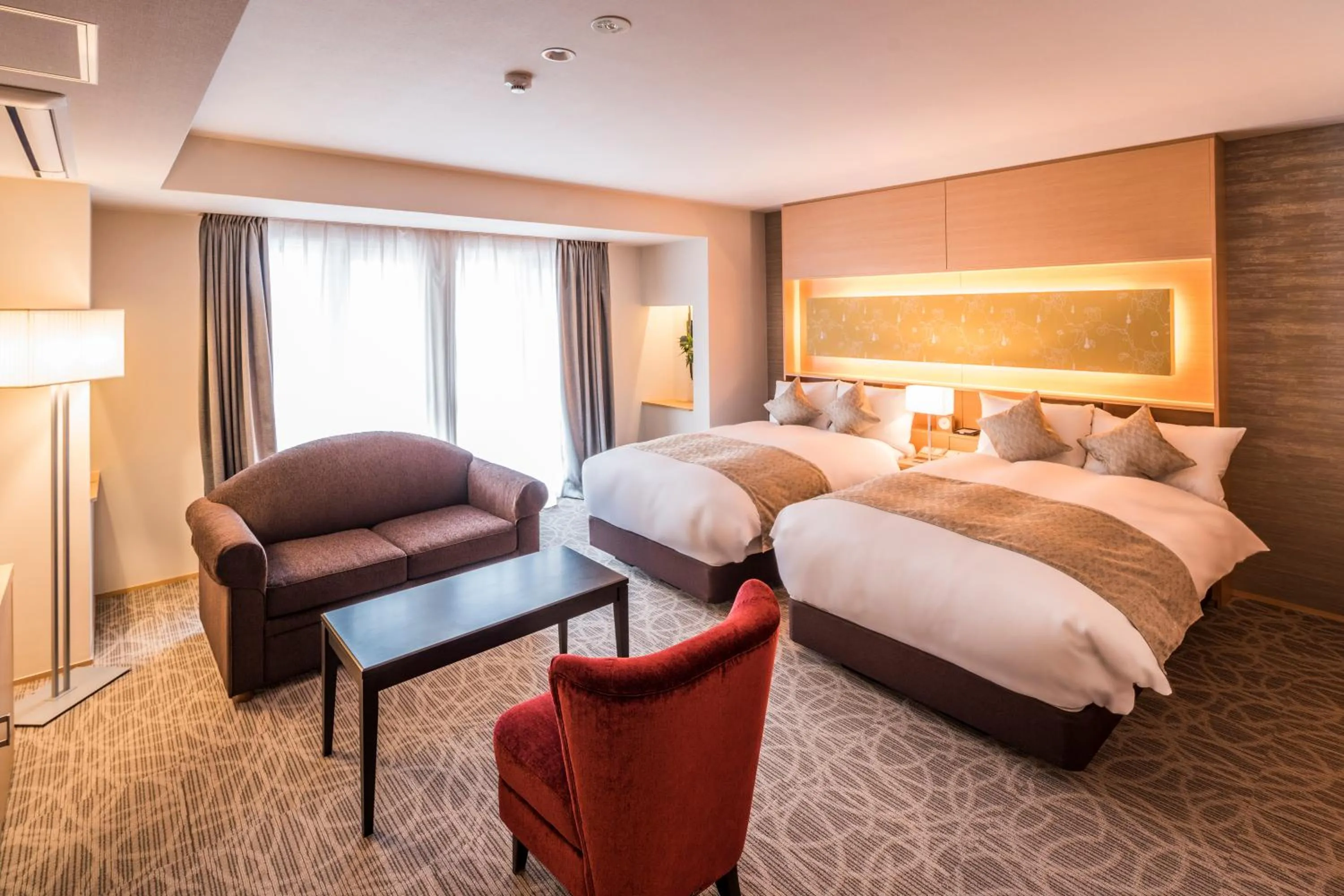 Premium Twin Room in Kyoto Shinmachi Rokkaku Hotel grandereverie