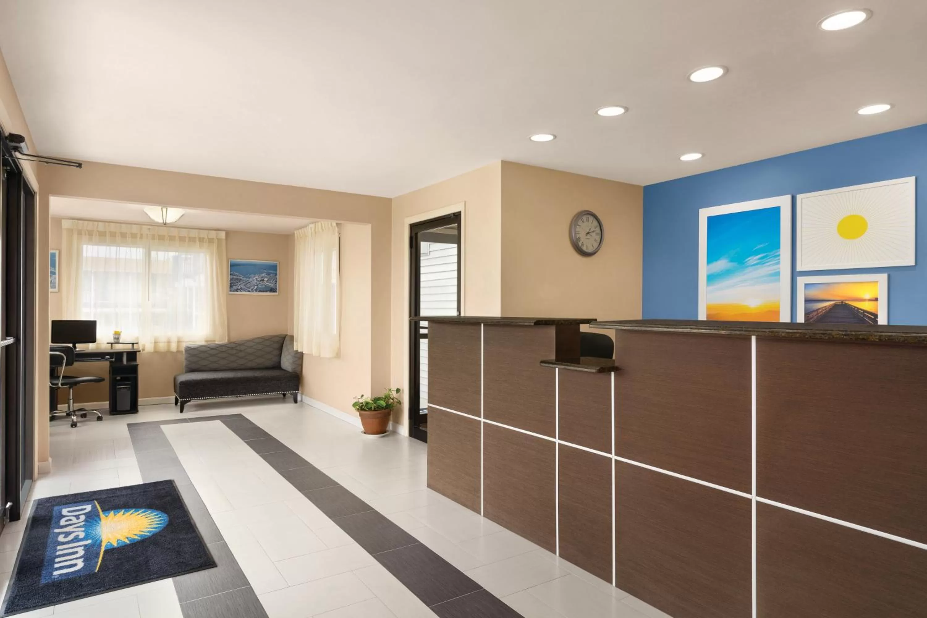 Lobby or reception in Days Inn by Wyndham Middletown/Newport Area
