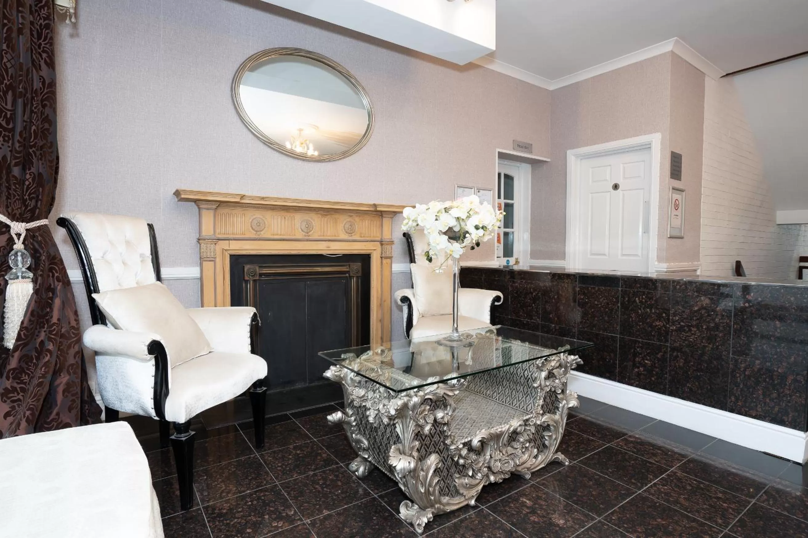 Lobby or reception in The Jephson Hotel; BW Signature Collection