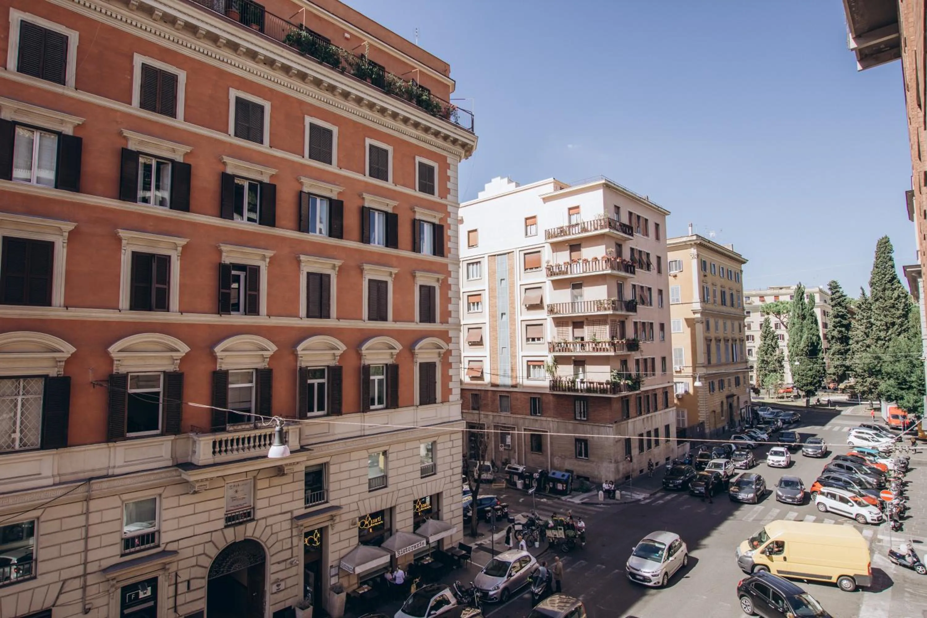 Street view in Regolo Rooms Vaticano