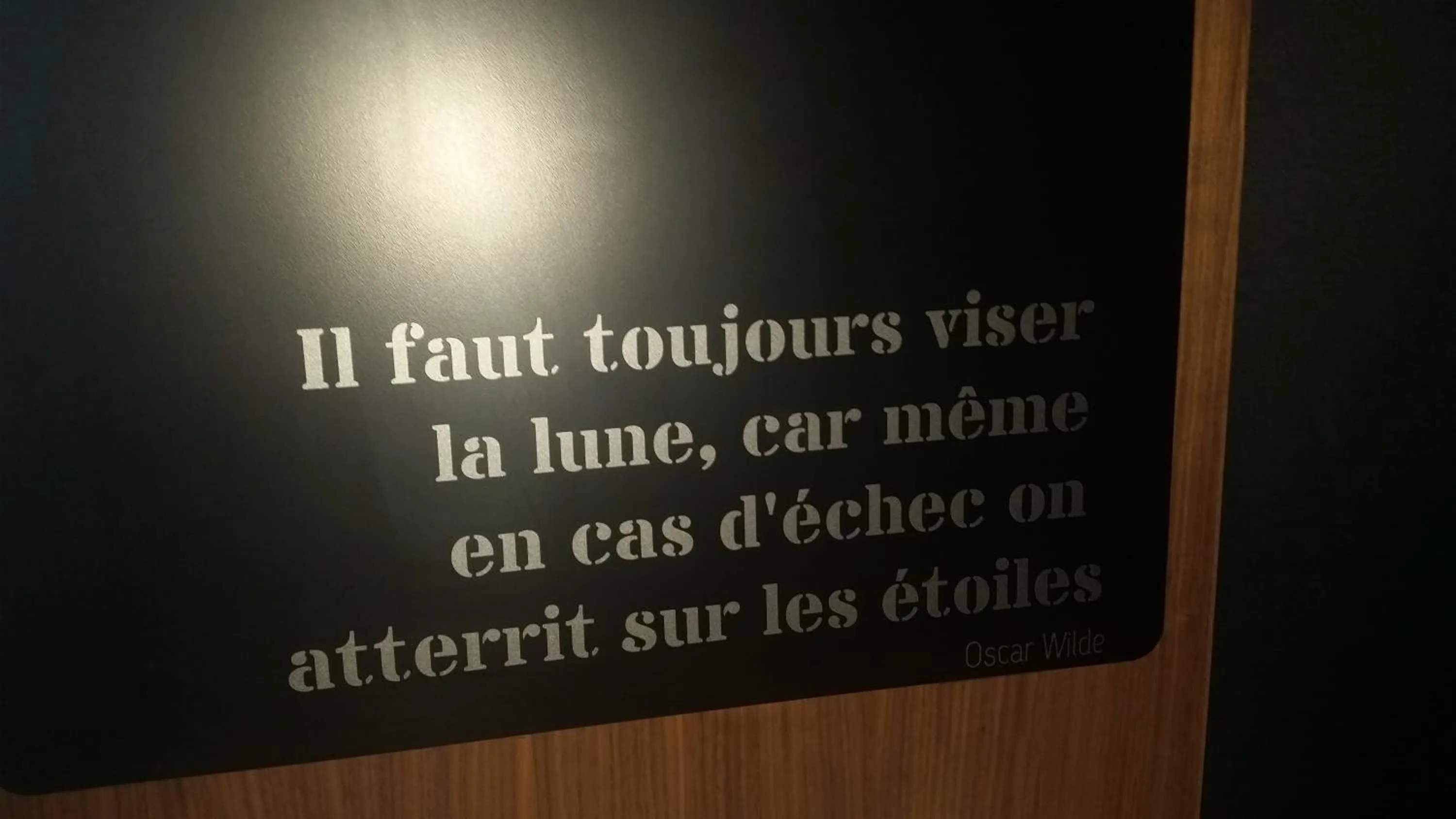 Decorative detail in Grand Times Hotel Drummondville