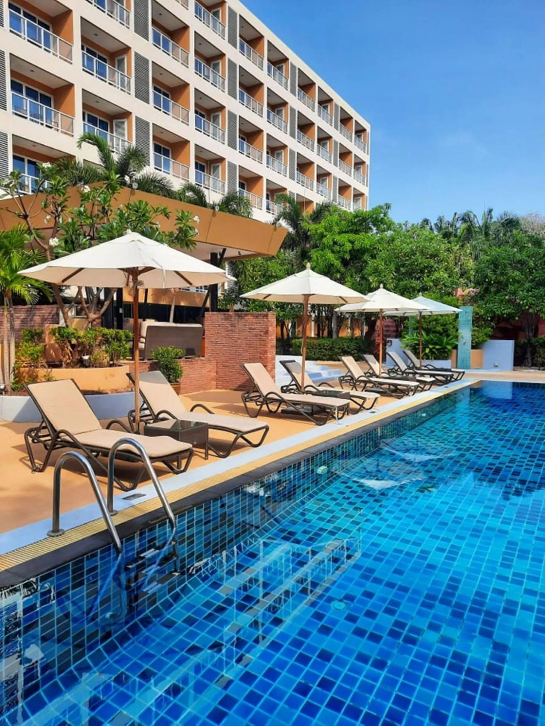 Swimming pool in Nova Platinum Hotel