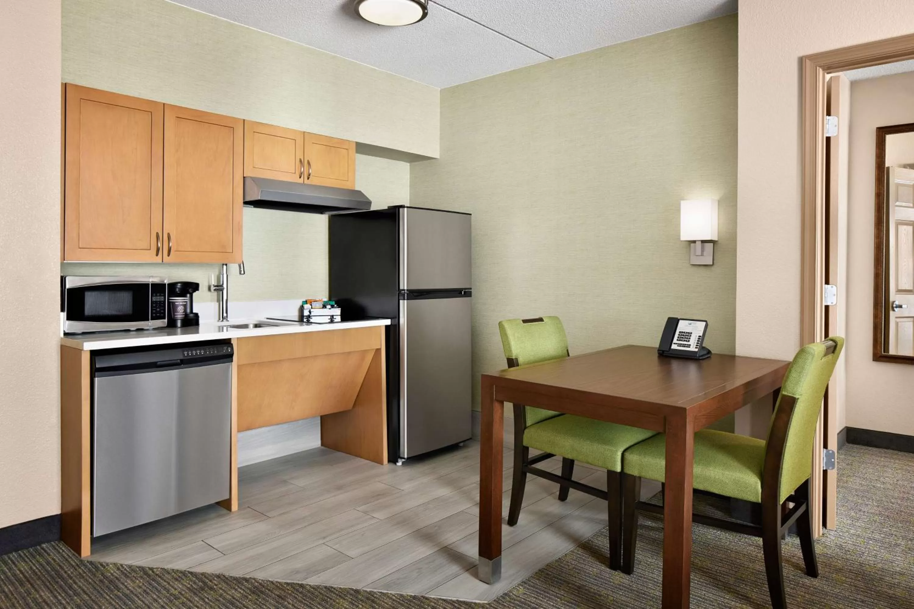 Kitchen or kitchenette in Homewood Suites by Hilton Baltimore-Washington Intl Apt
