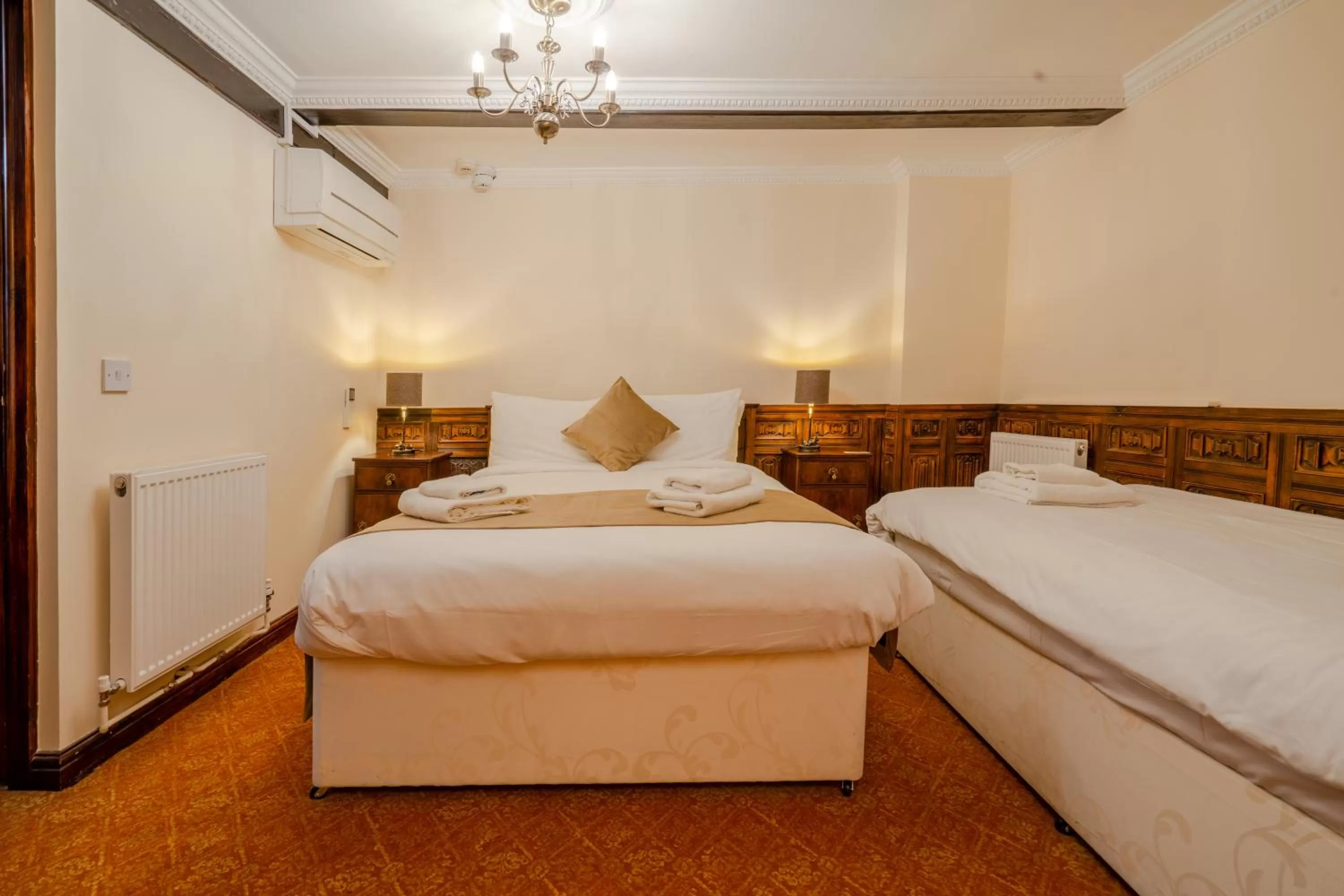 Bed in Crown Hotel Cotswold