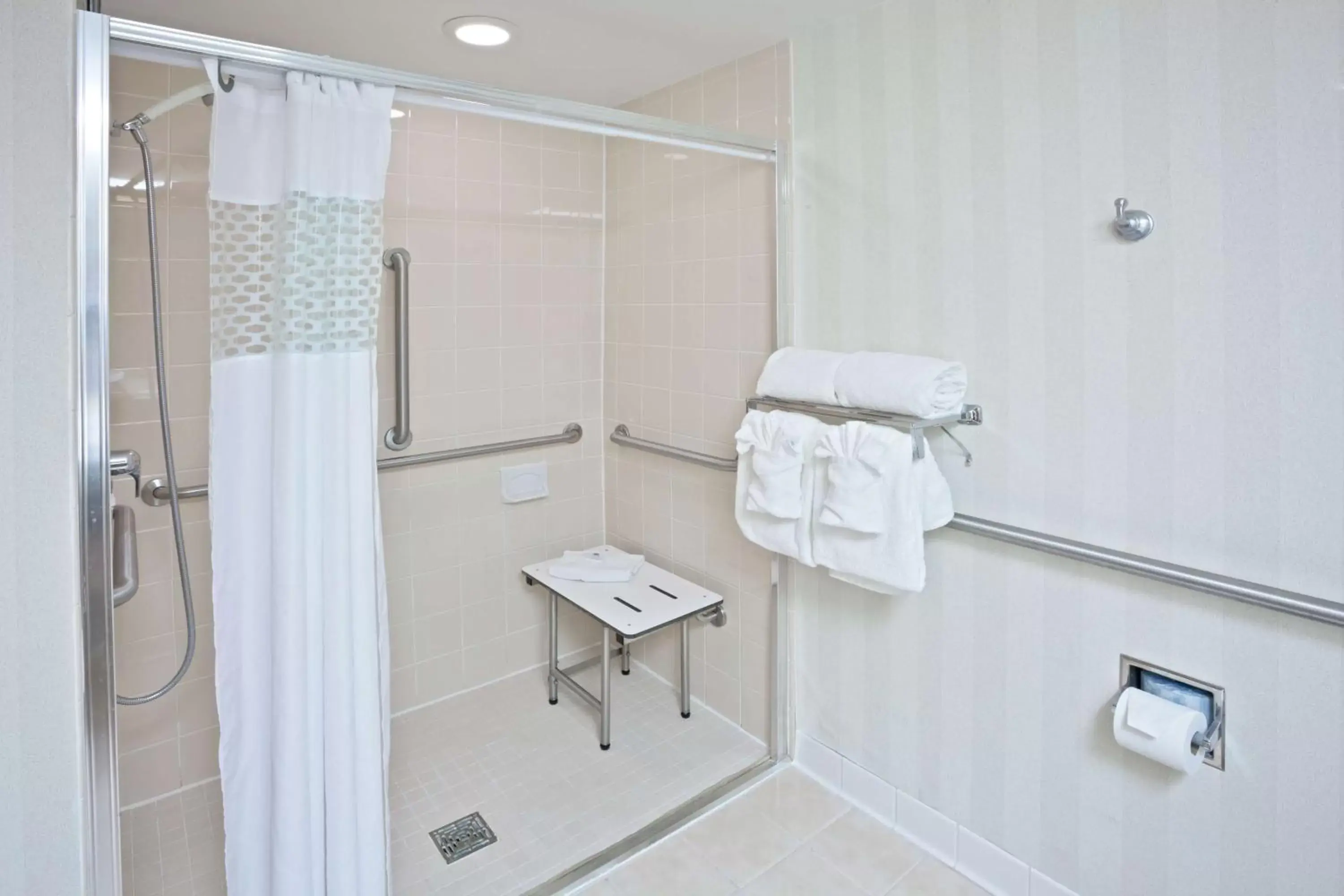 Queen Room with Roll-In Shower - Disability Access/Non-Smoking in Hampton Inn St Charles St Peters Queen Room with Roll-In Shower - Disability Access/Non-Smoking in Hampton Inn St Charles St Peters