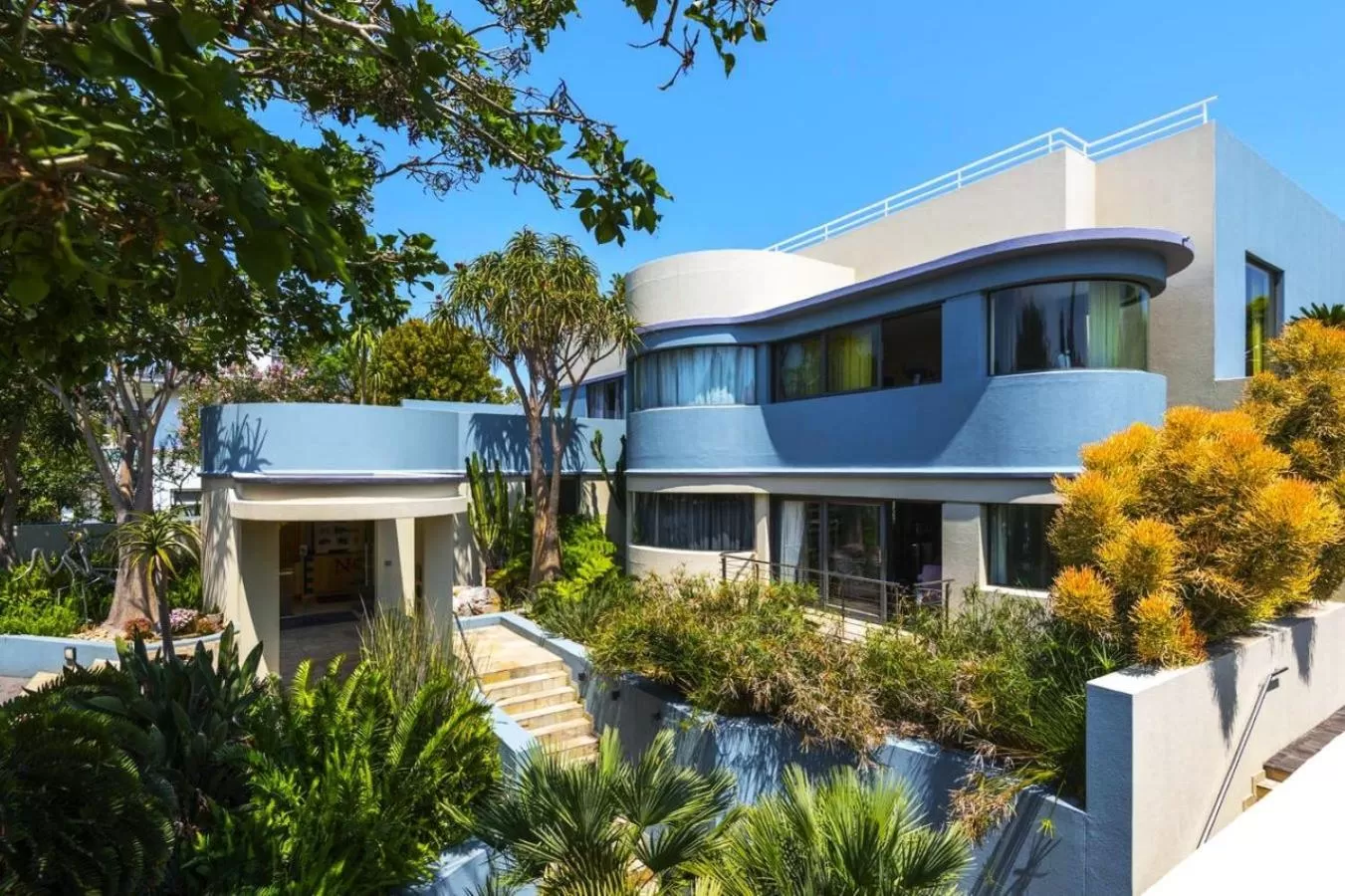 No5 Boutique Art Hotel by Mantis