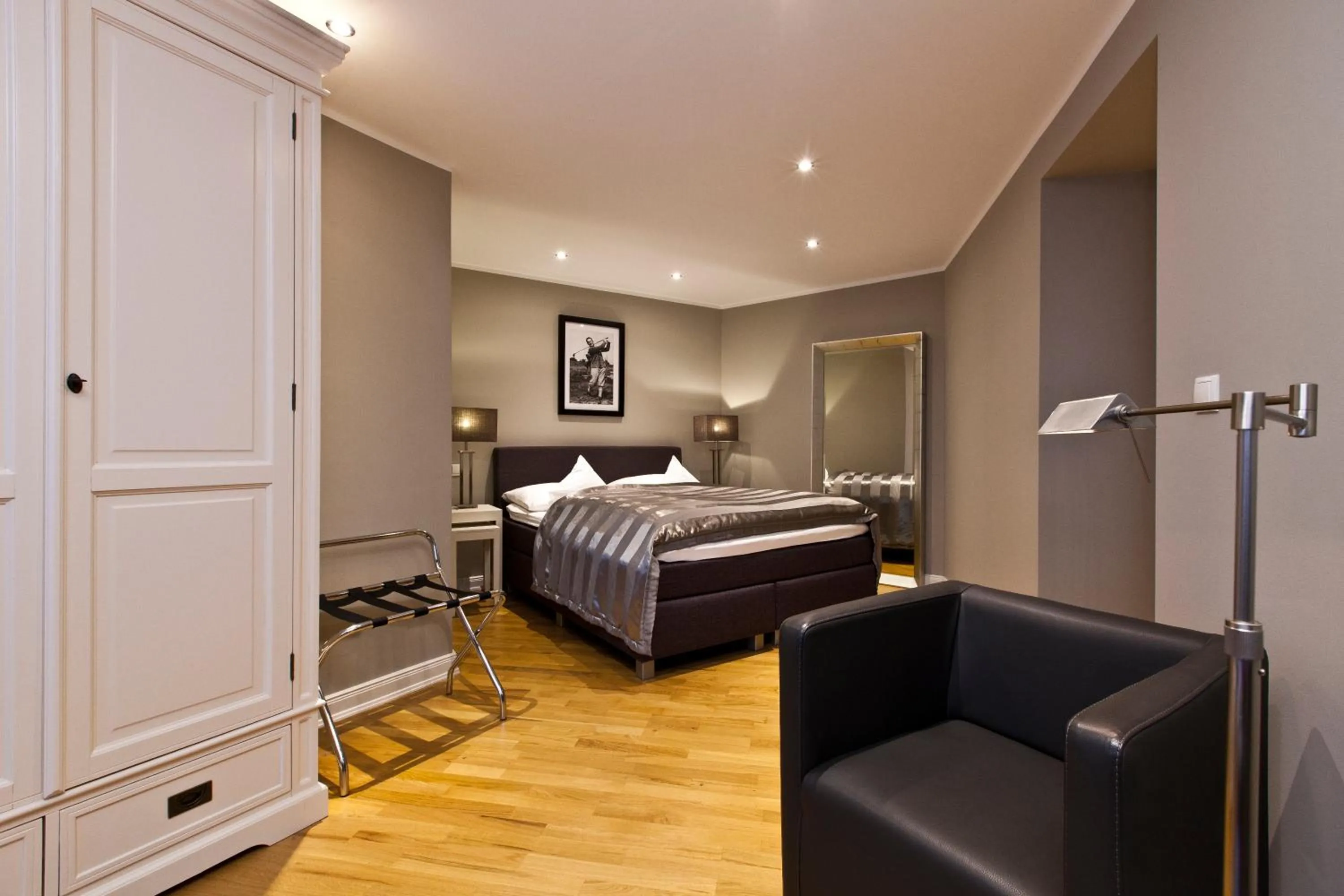 Bedroom, Bed in Hotel Wagner im Dammtorpalais