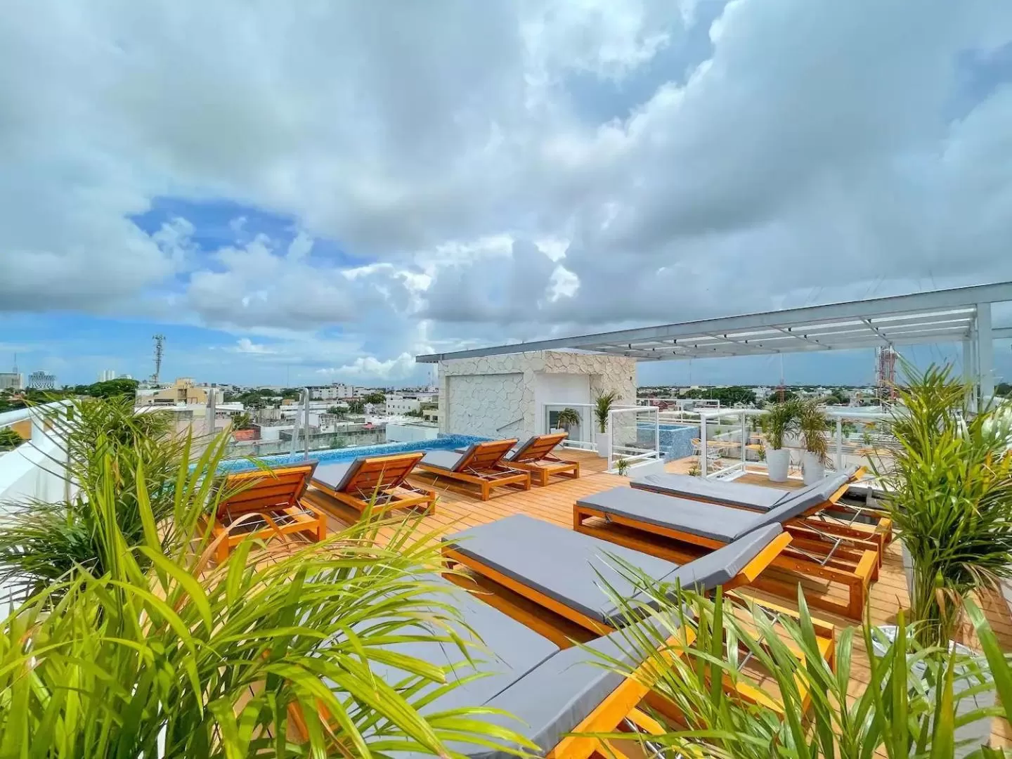 Swimming pool in Apartamentos