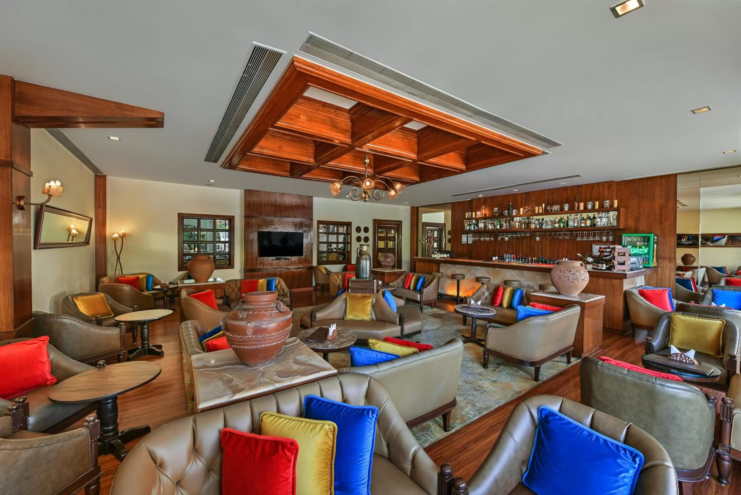 Lounge or bar in Fariyas Resort Lonavala