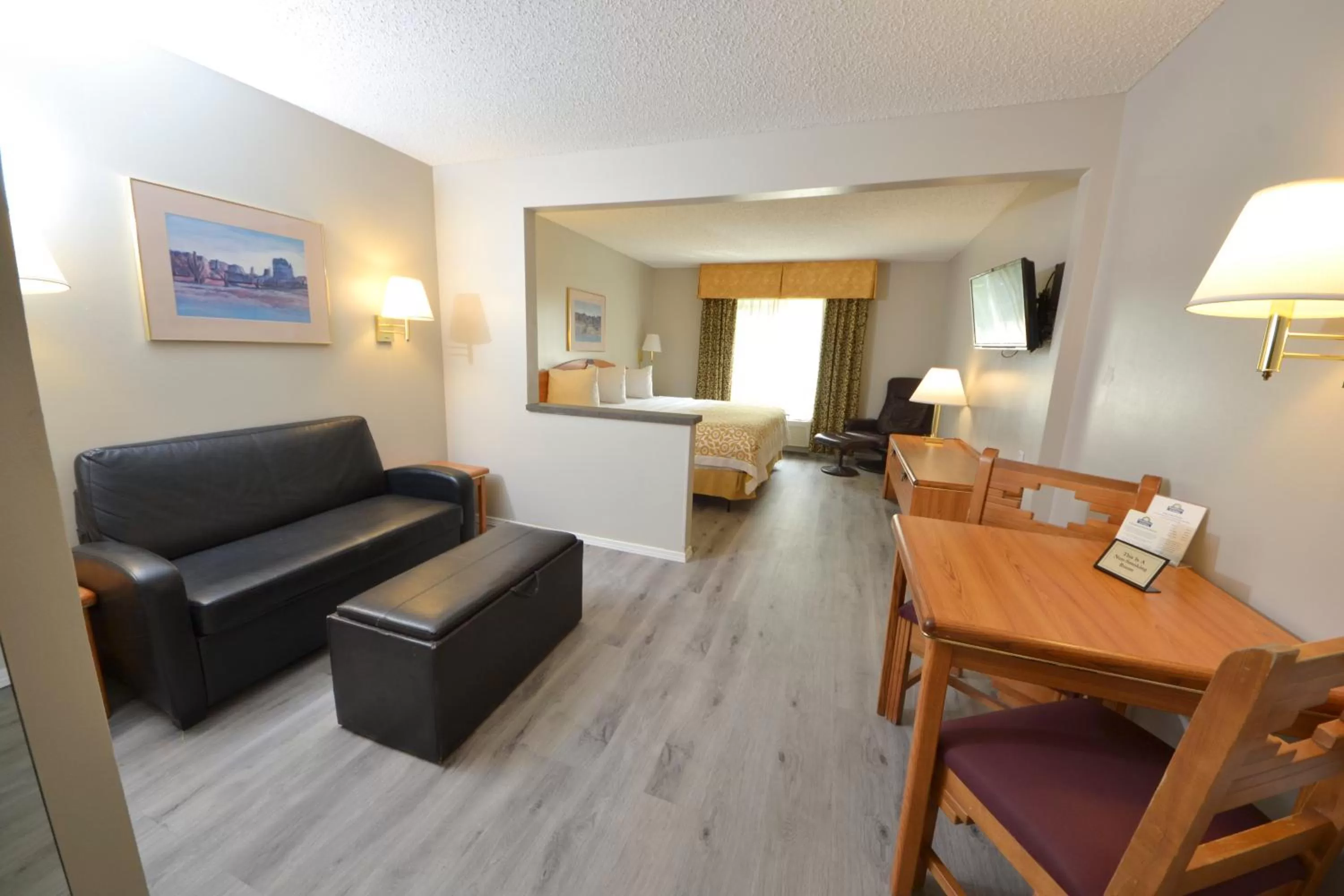 Living room in Days Inn & Suites by Wyndham Airport Albuquerque