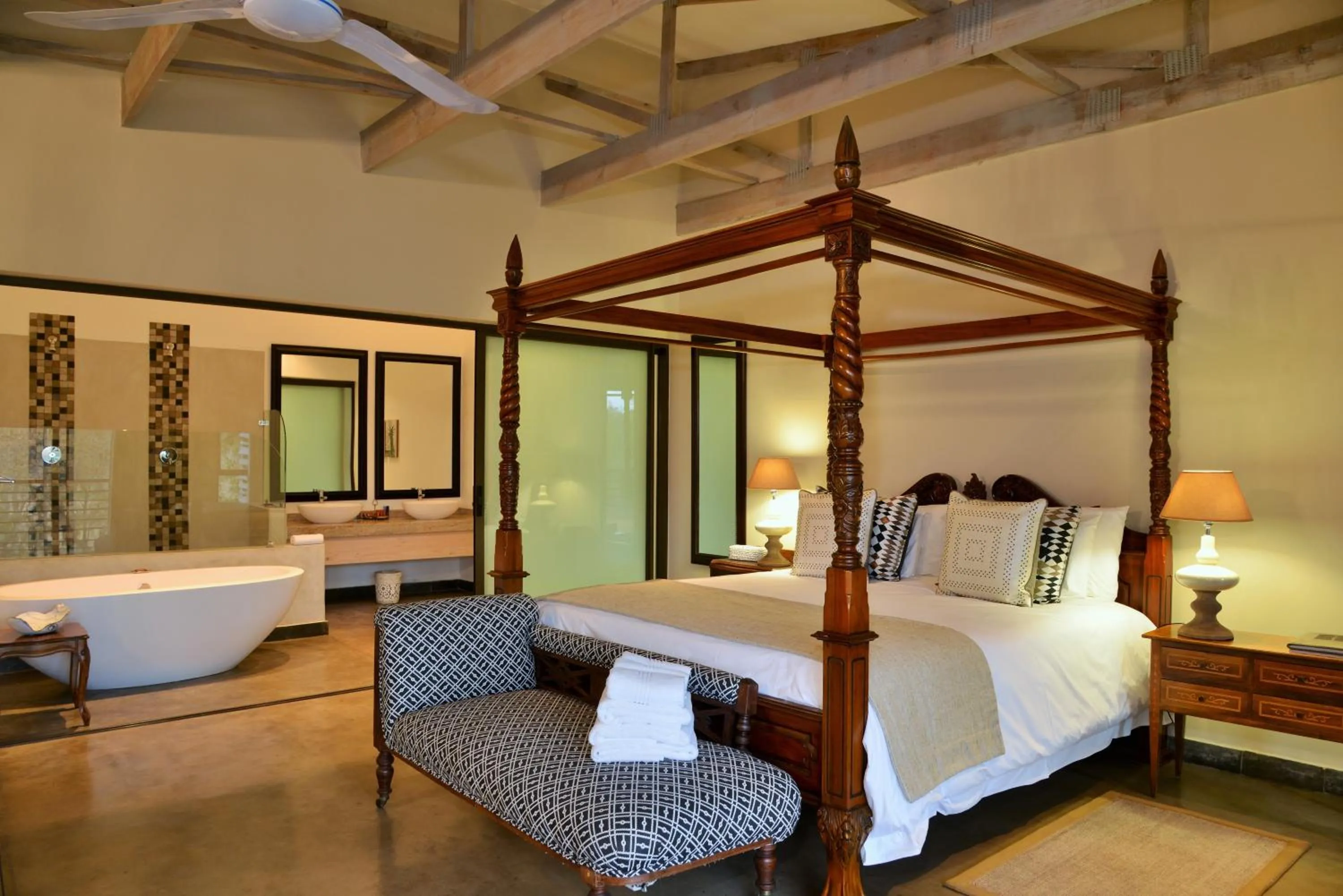 Bathroom, Bed in Bushveld Terrace Safari Hotel, Lodge & Spa