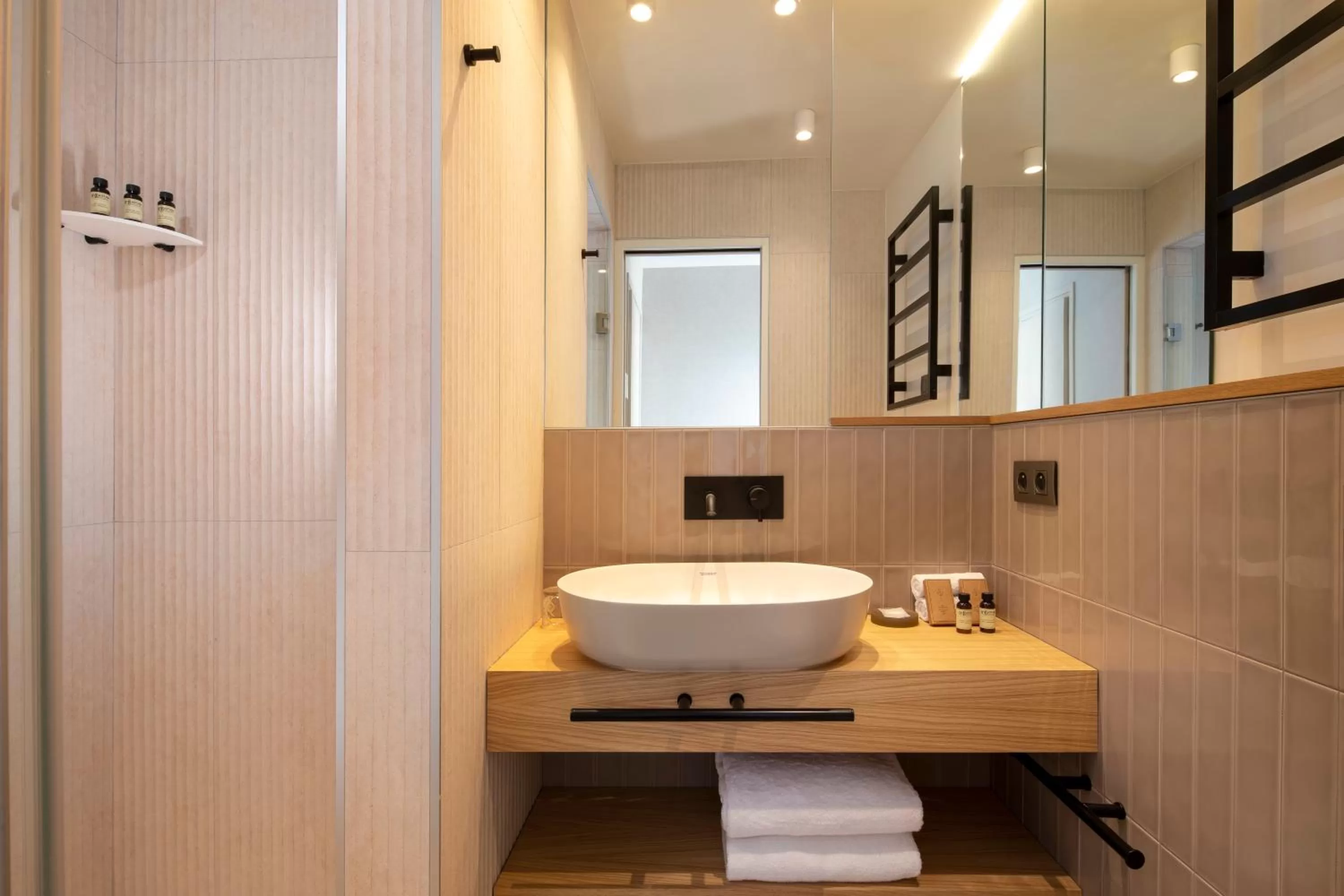 Bathroom in Hôtel Beige