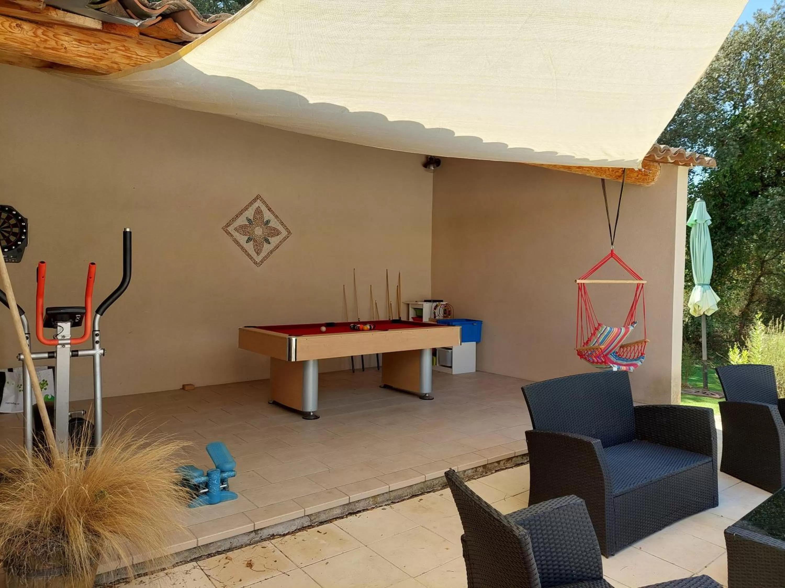 Billiard, Billiards in Maison d'Hôtes & Spa La Chêneraie-Provence Ventoux