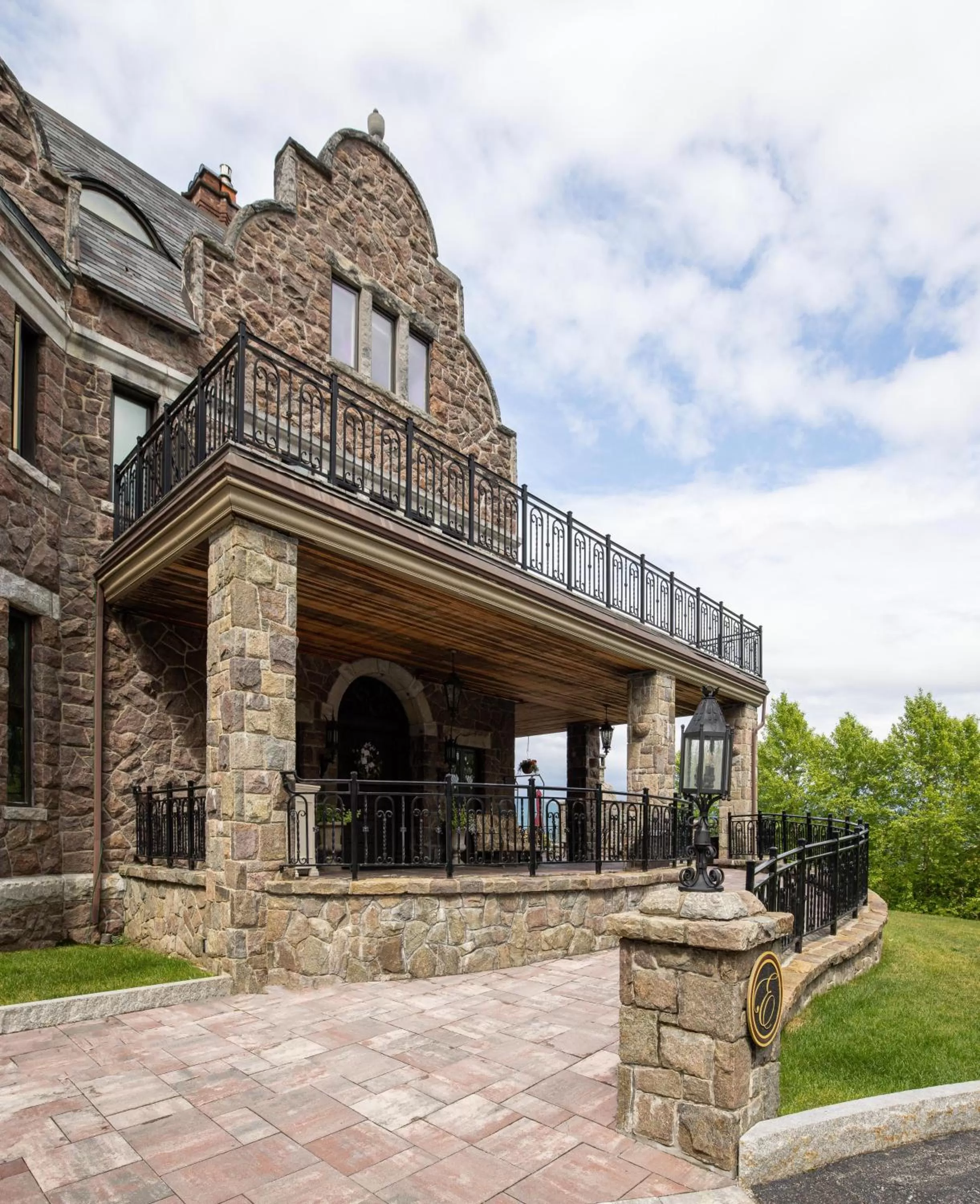 Property Building in The Inn at Erlowest