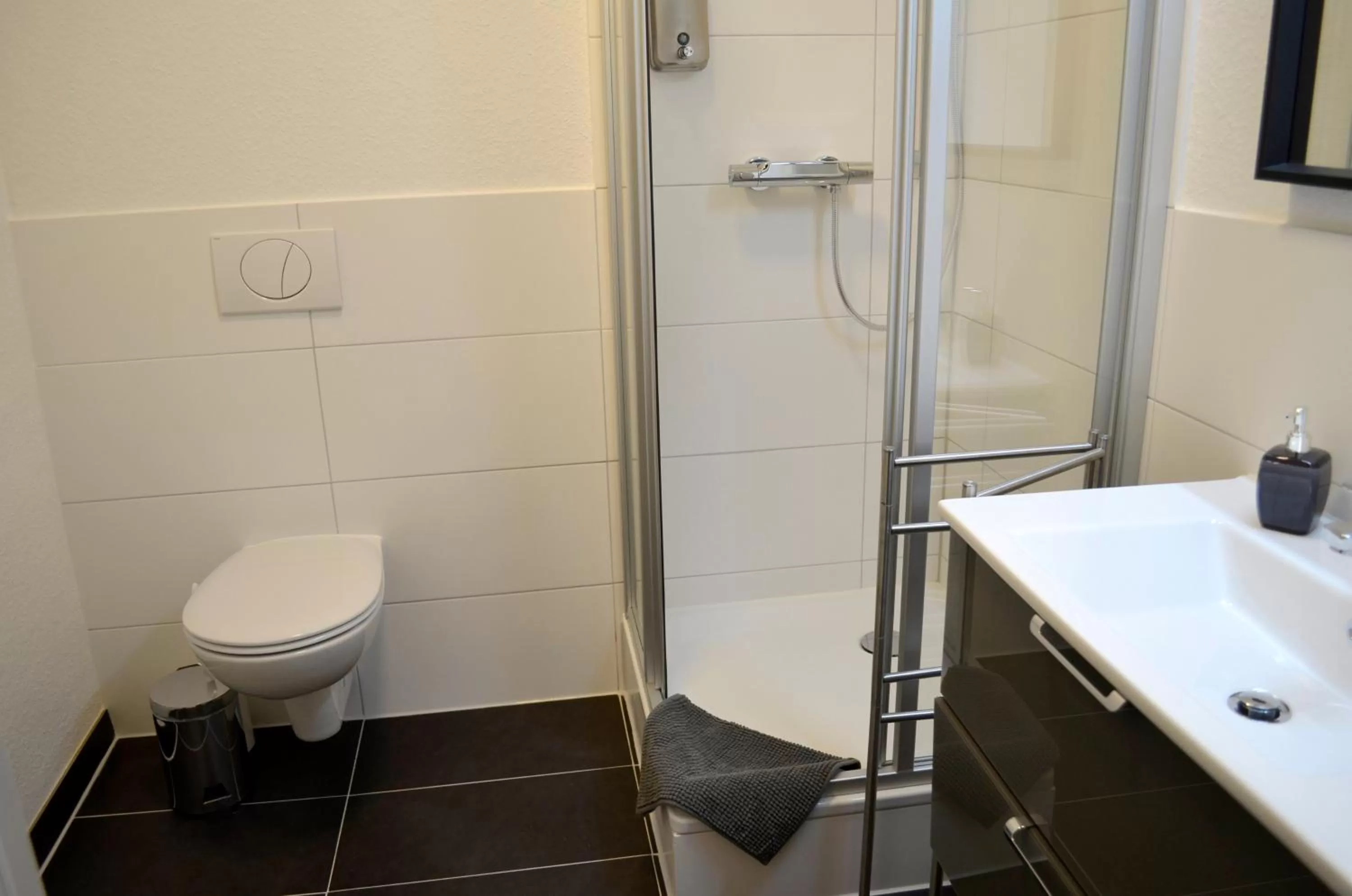 Bathroom in Hana Aparthotel