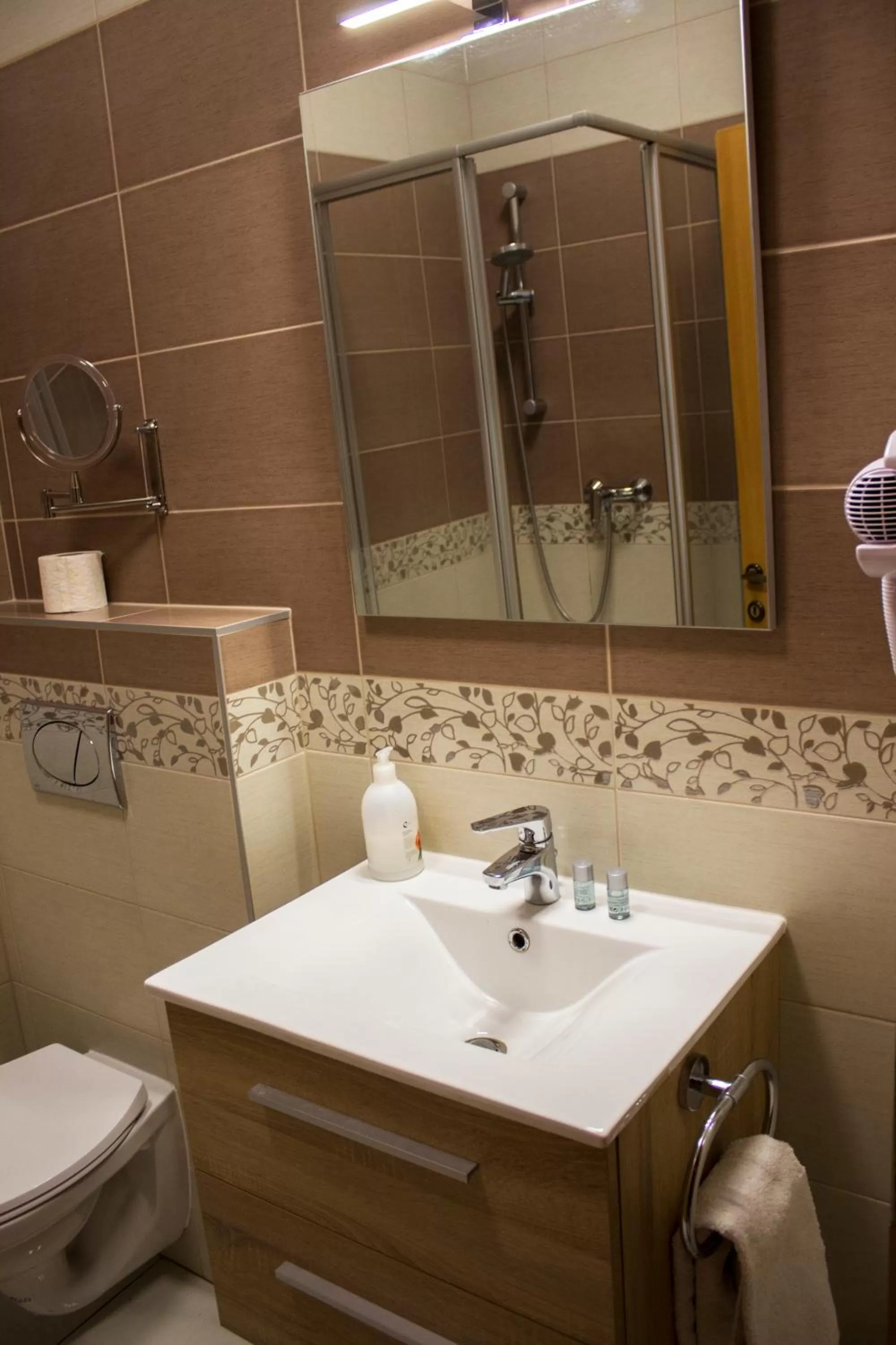 Vadász Panzió és Étterem