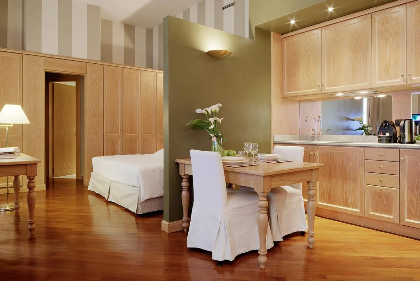 Dining area, Bed in Numa Milan Camperio