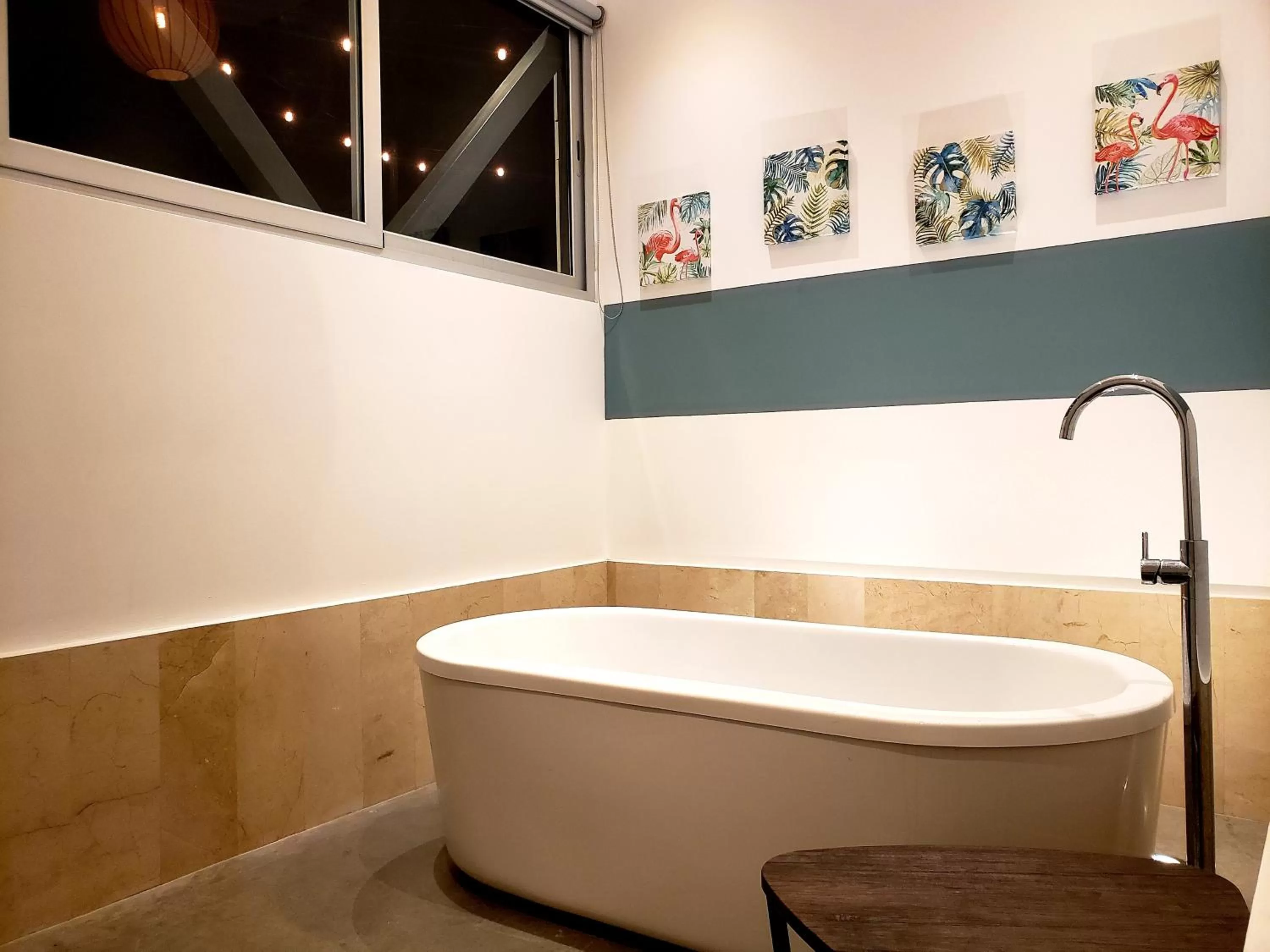 Bathroom in Cando Living Apartments in Central Avenue