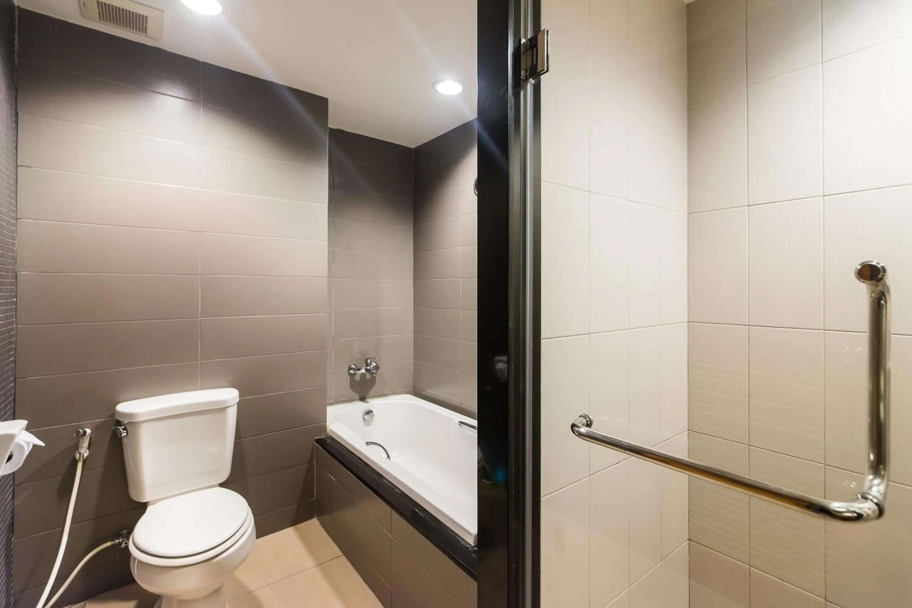 Bathroom in Sea Me Spring Too Hotel